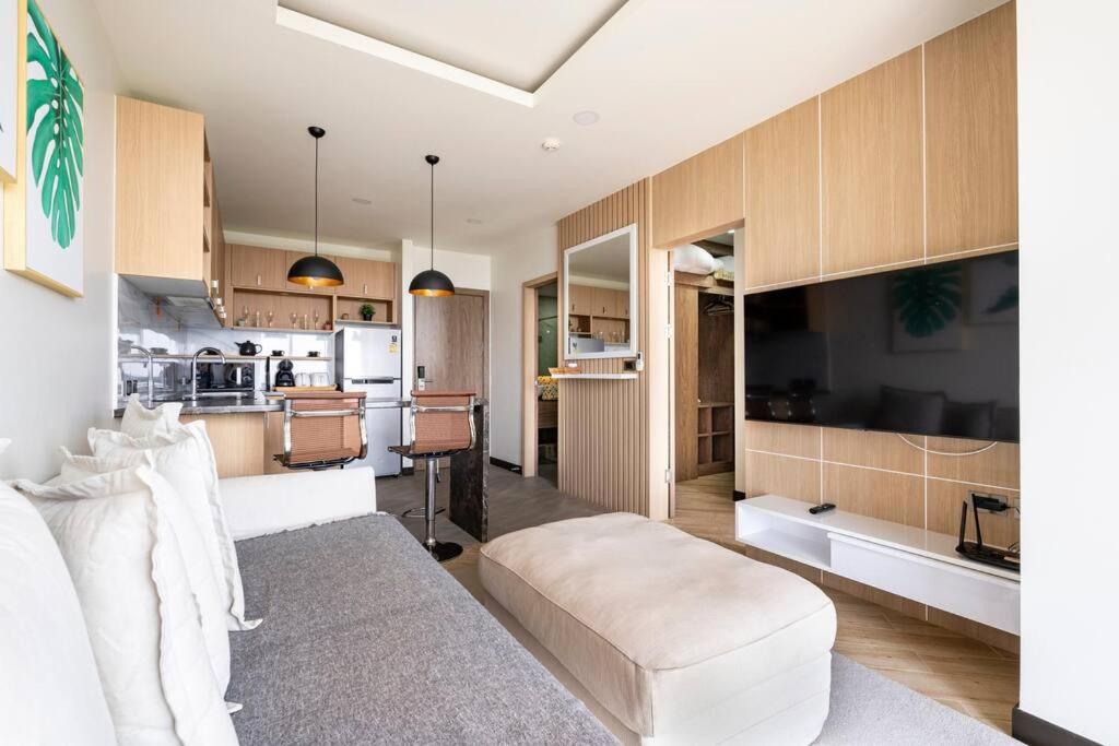 One-Bedroom Apartment photo 3