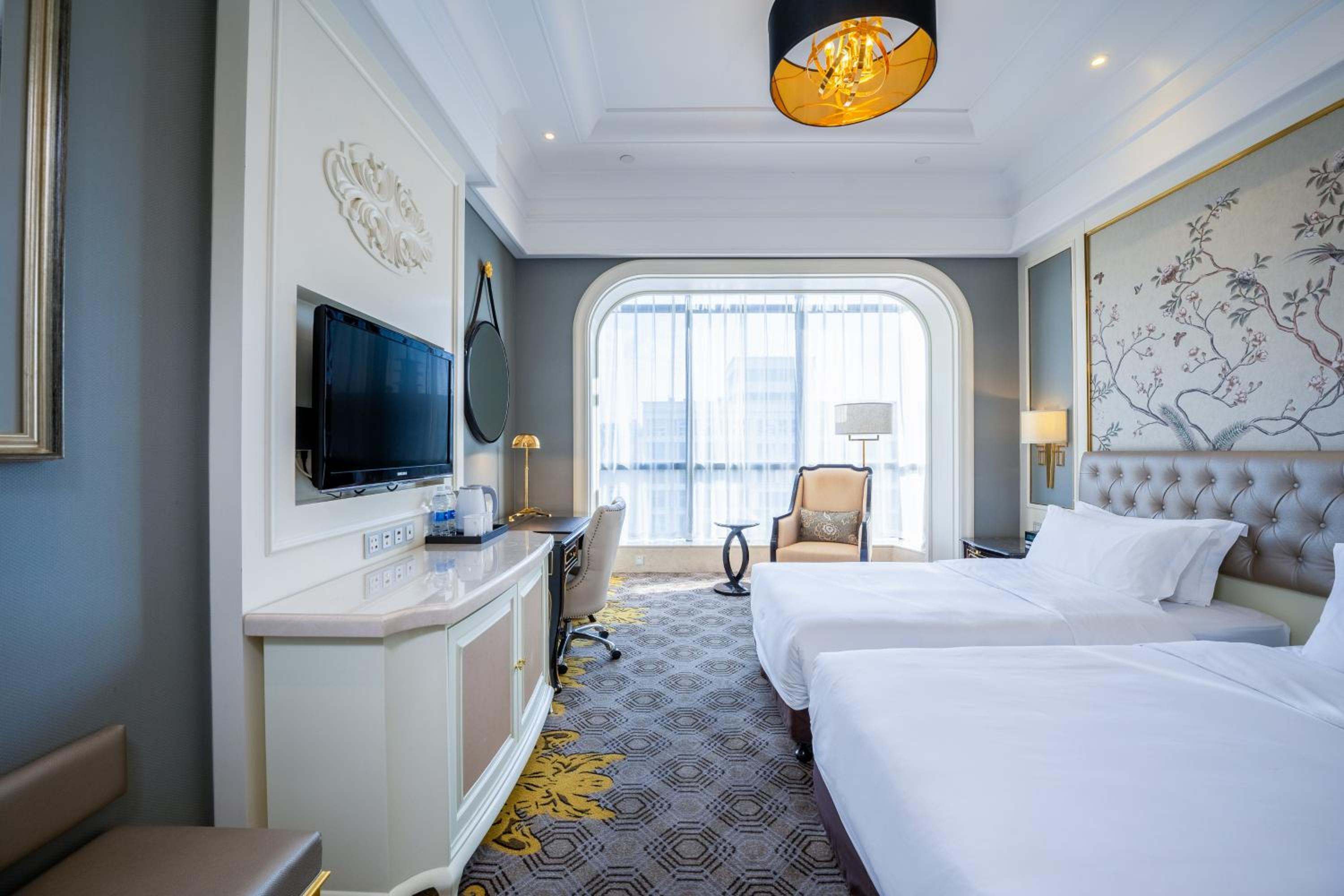 Premium Twin Room - Photo 3