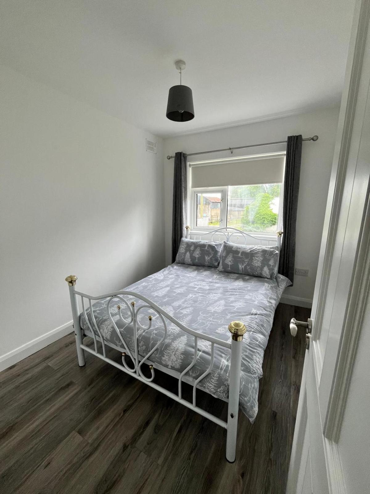 Three-Bedroom House photo 3