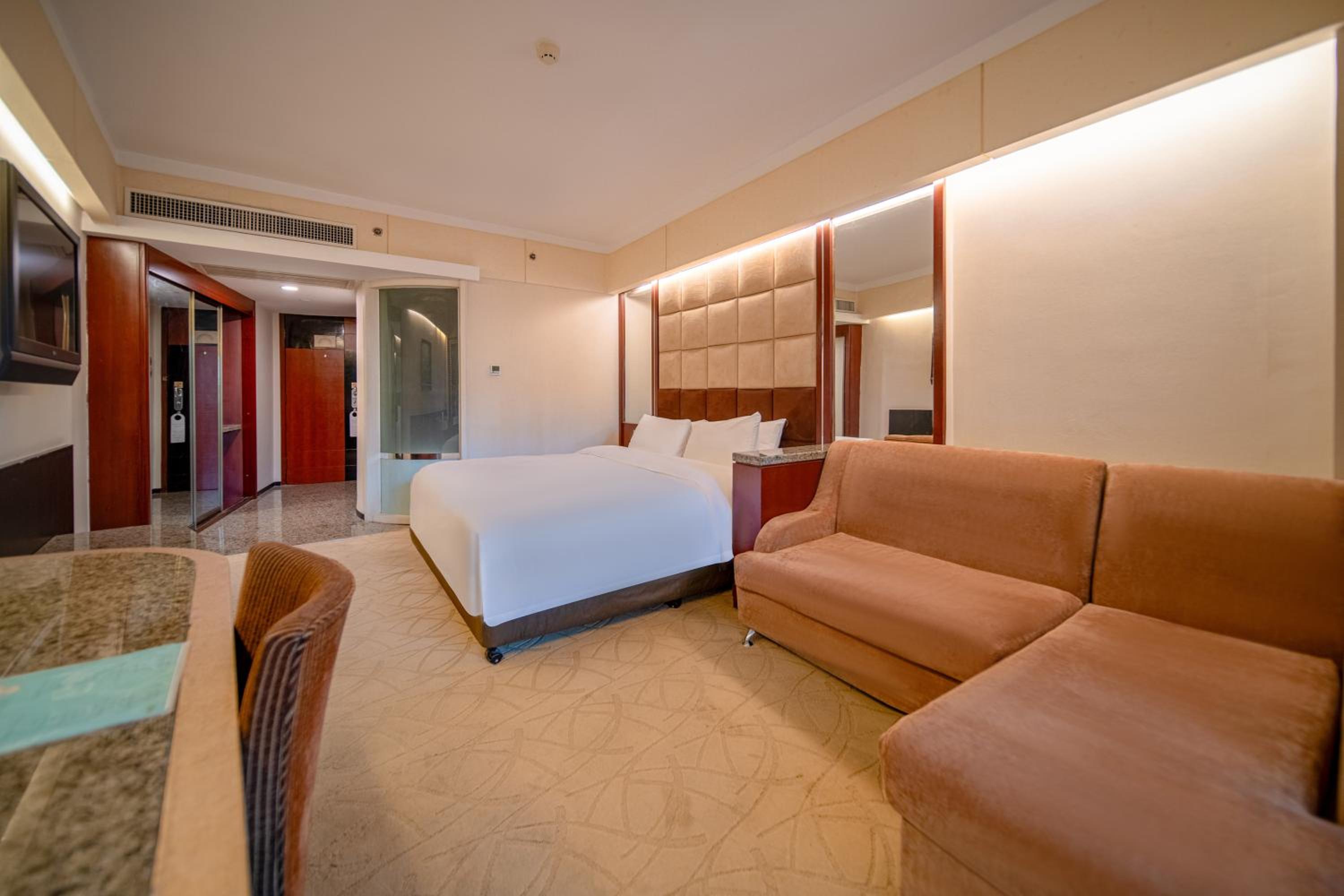 Budget Double Room - Photo 2