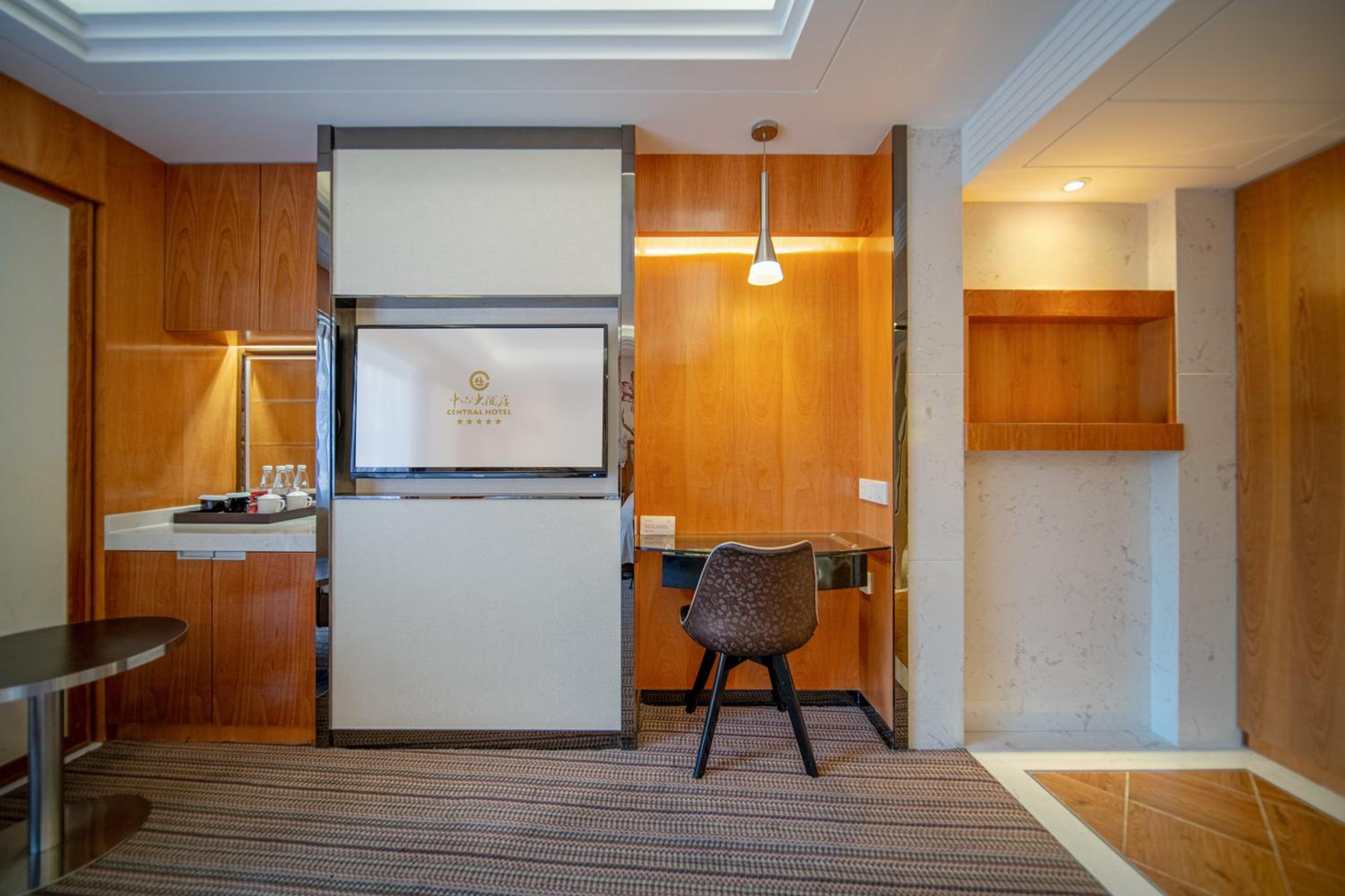 Budget Twin Room - Photo 7