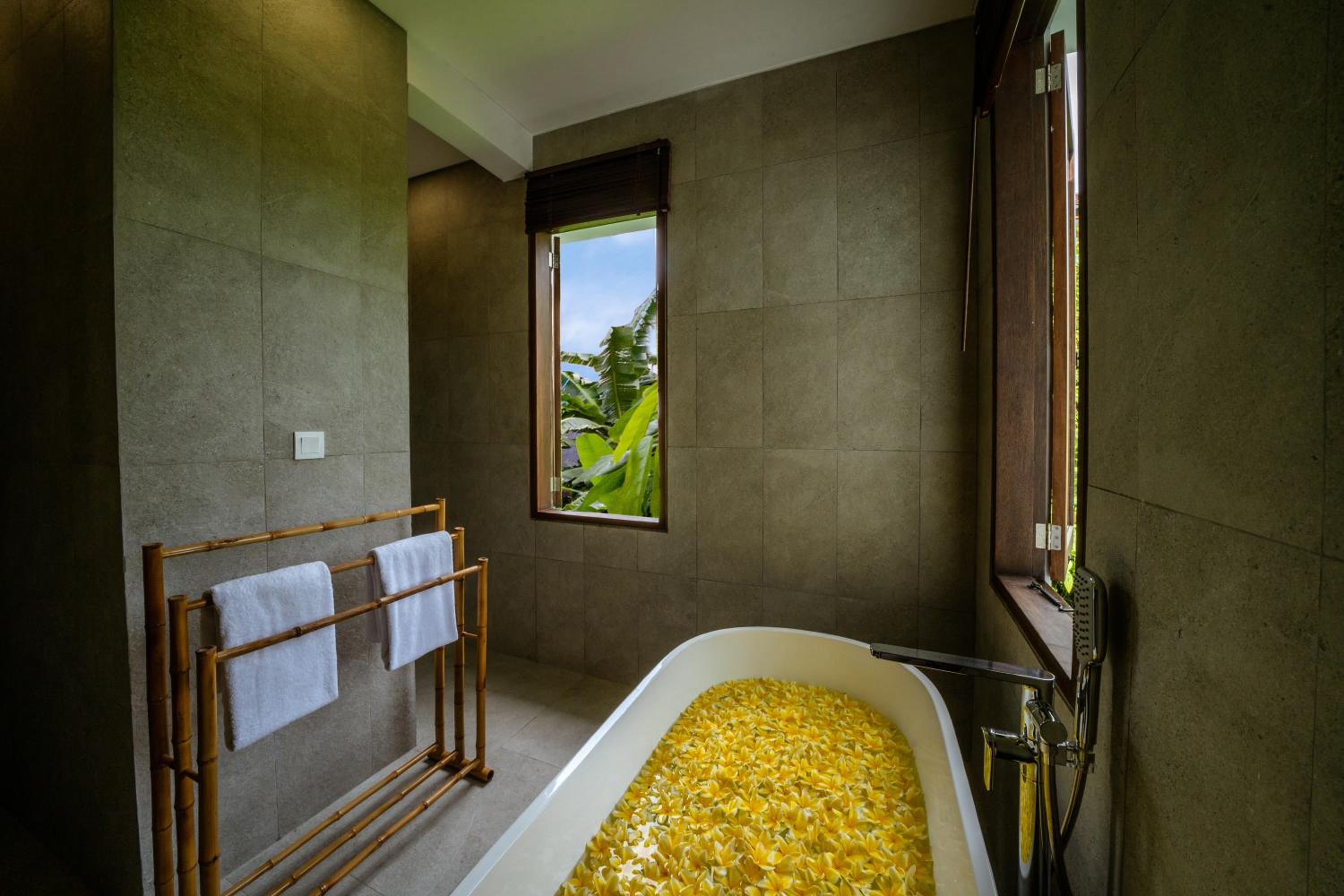 Three-Bedroom Villa - Photo 14