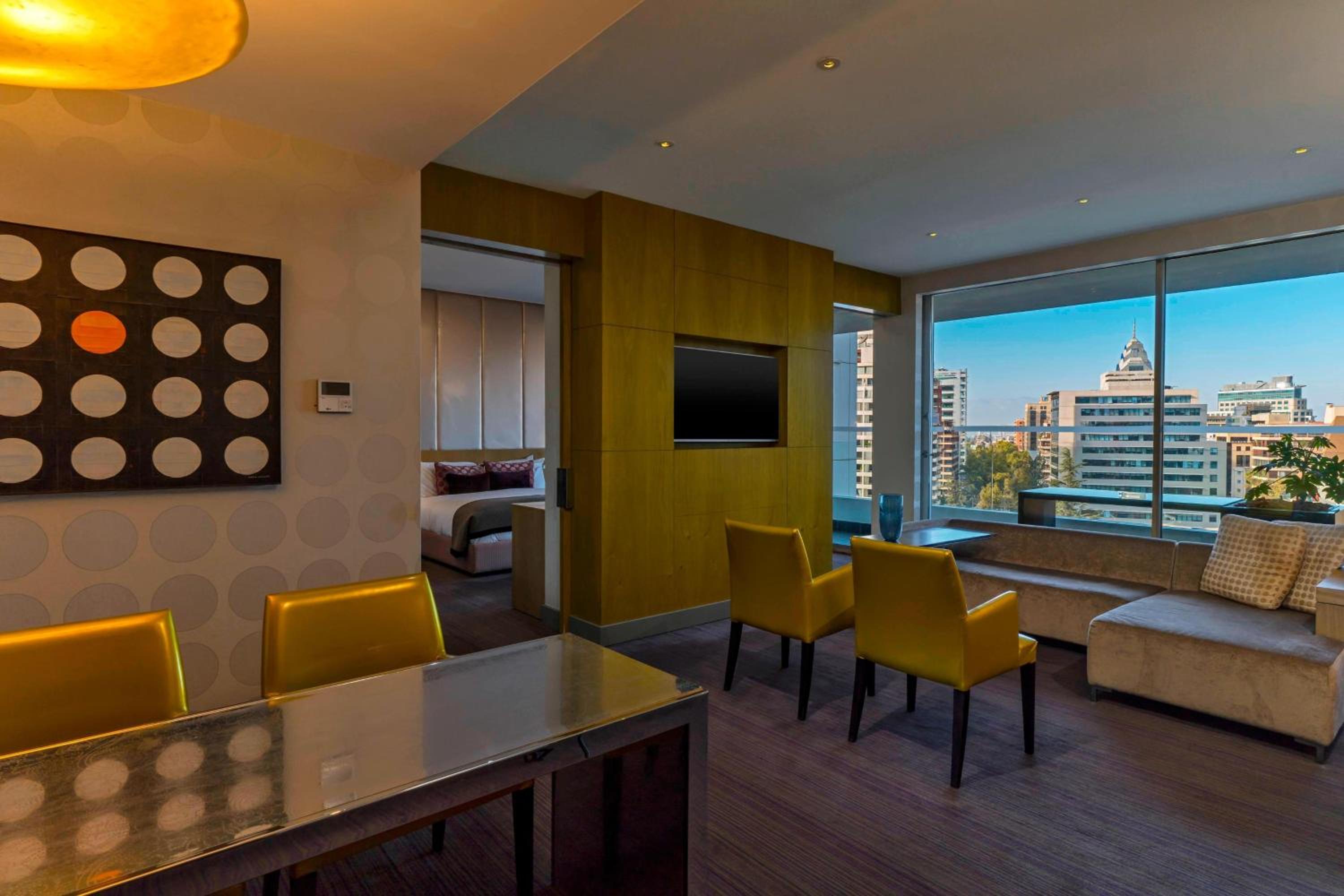 Marvelous, Suite, 1 King, City view, Balcony - Photo 7