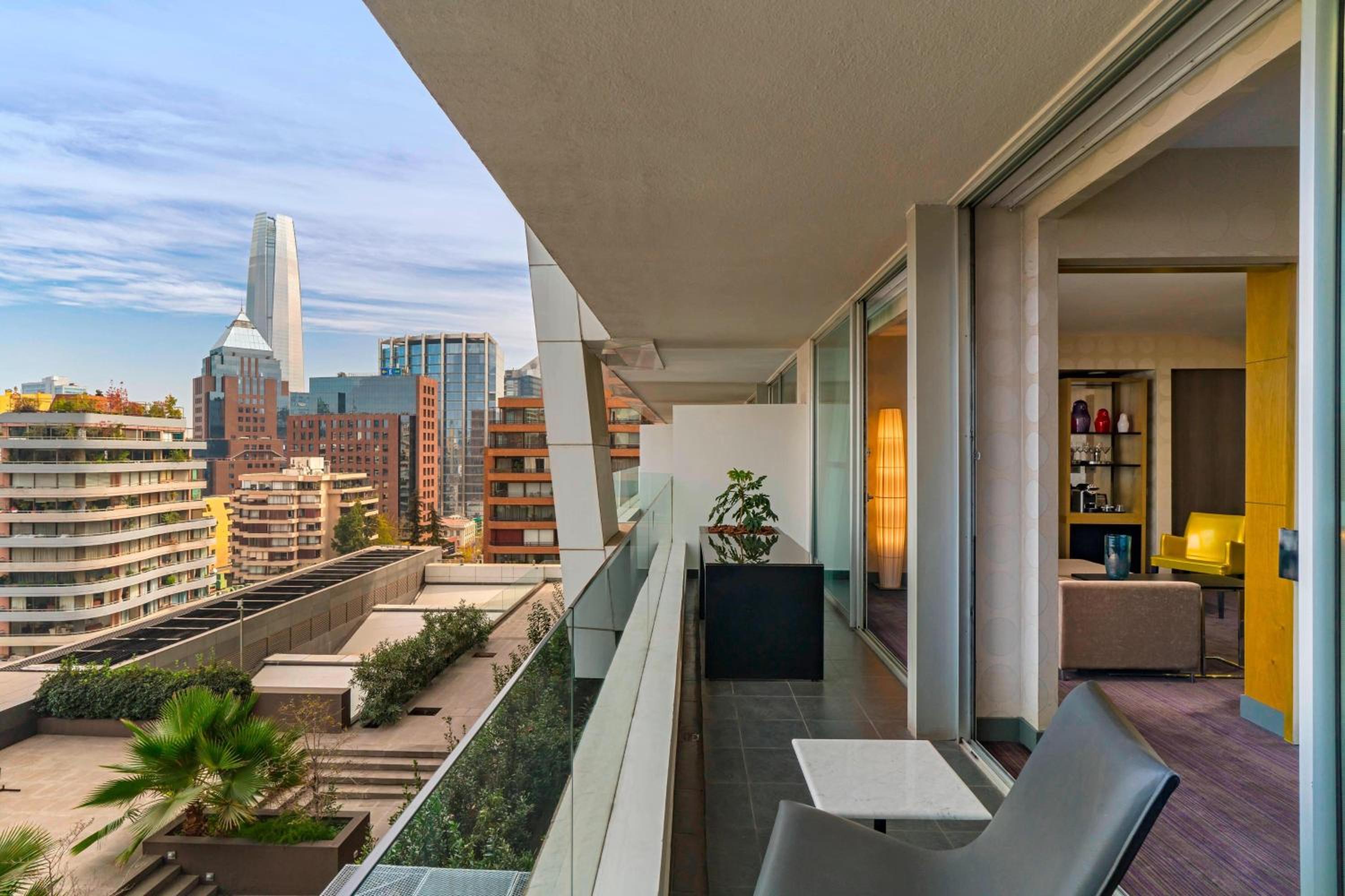 Marvelous, Suite, 1 King, City view, Balcony - Photo 9