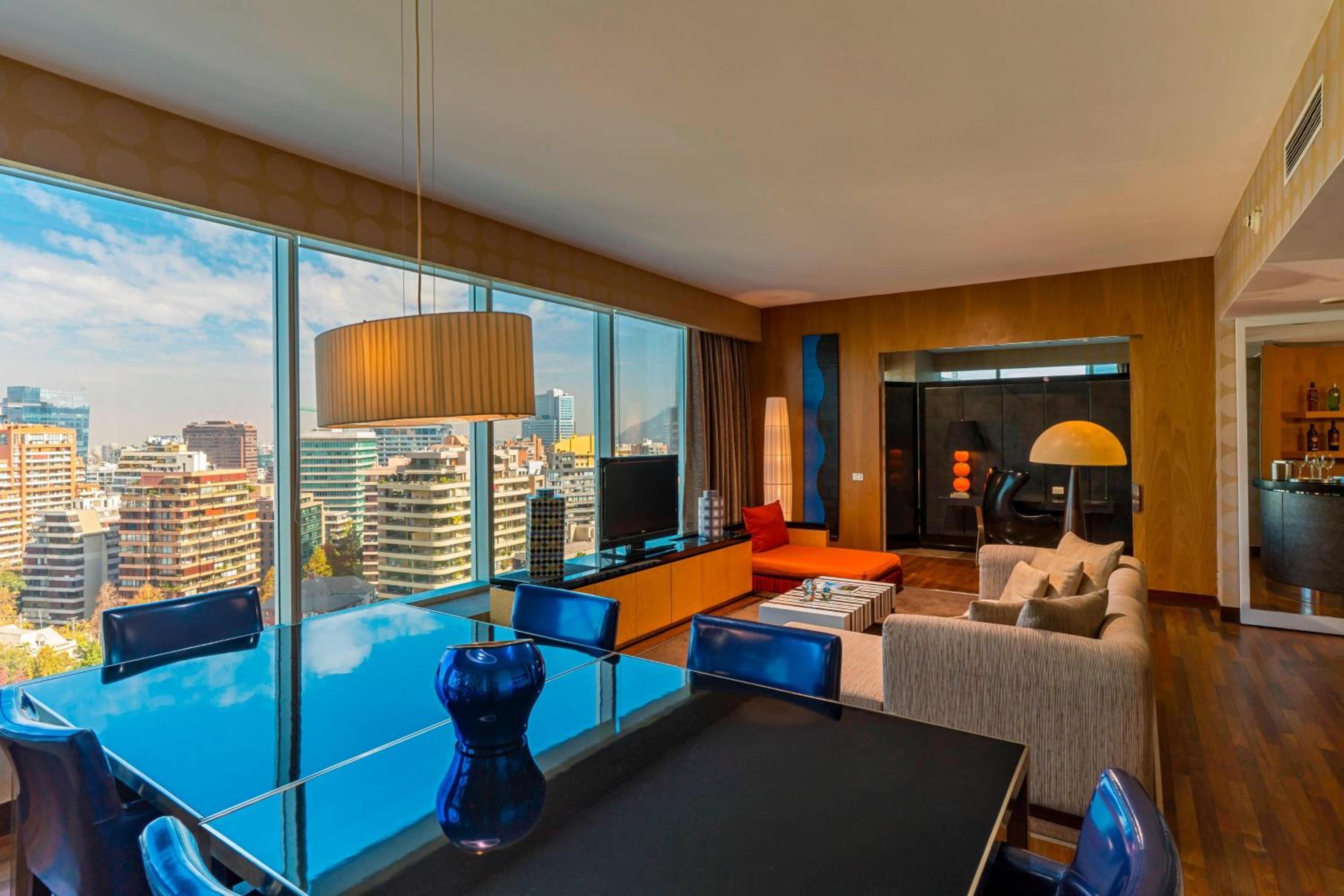 Wow, Suite, 1 King, City view - Photo 8