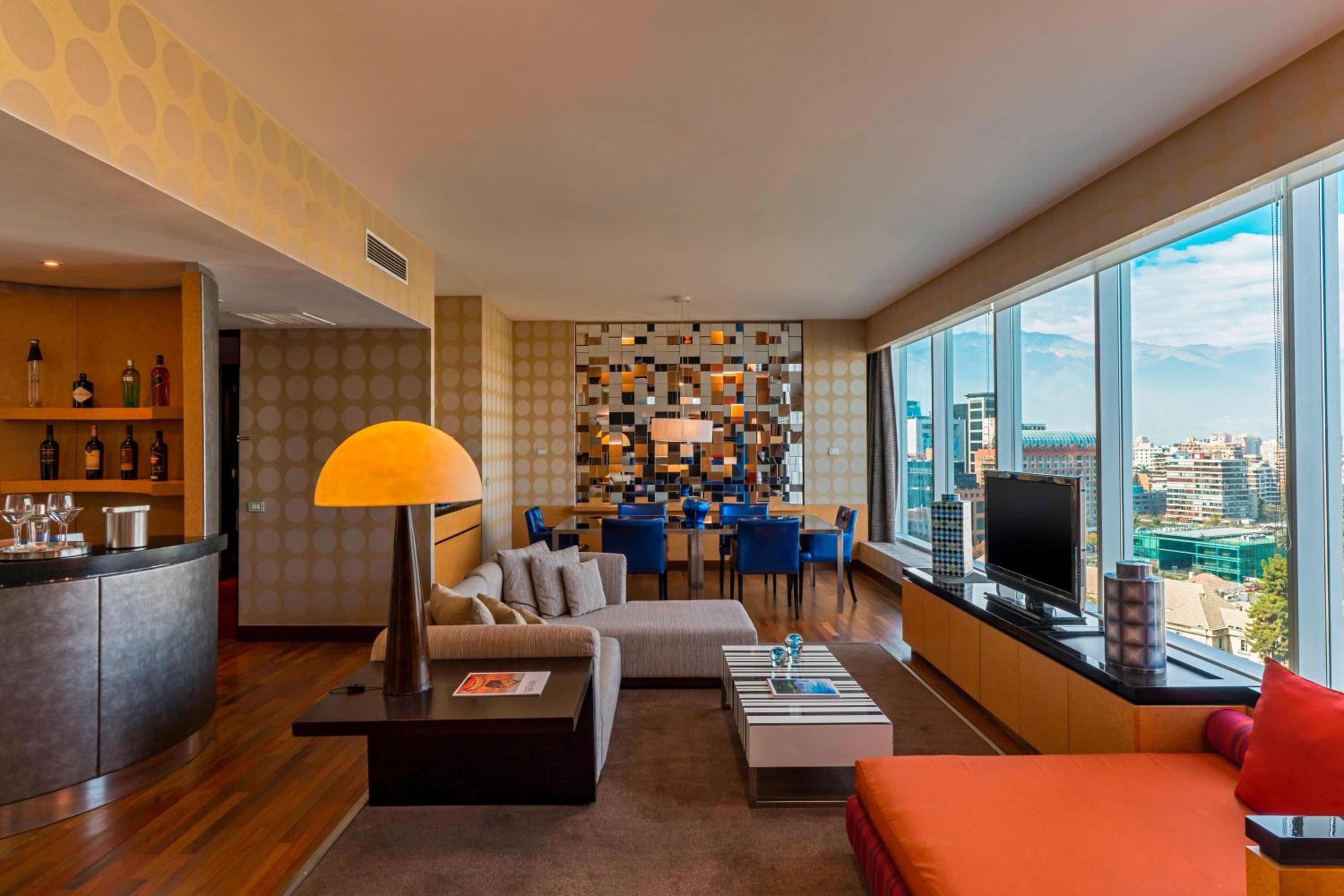Wow, Suite, 1 King, City view - Photo 6