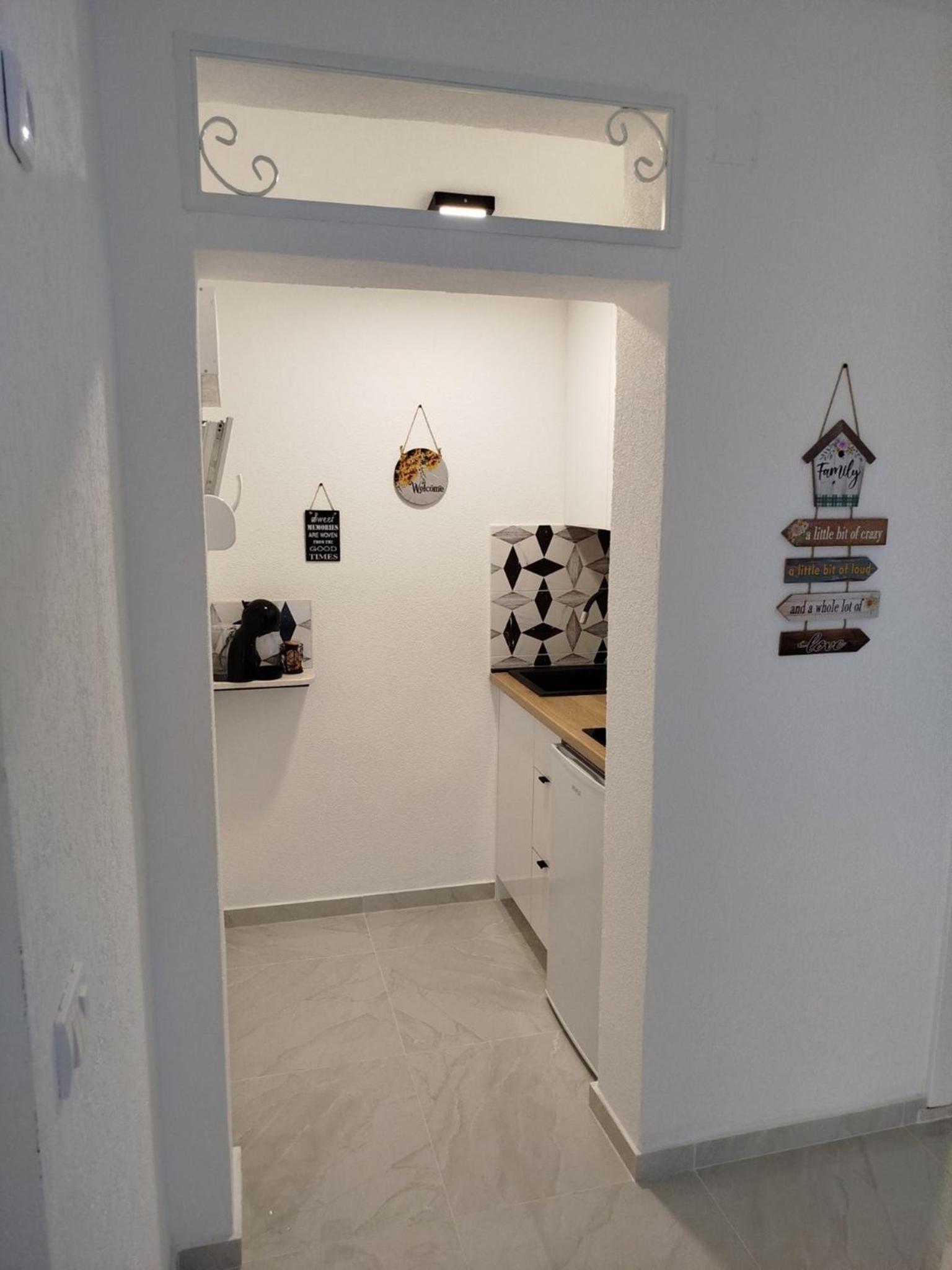 Studio Apartment - Photo 5