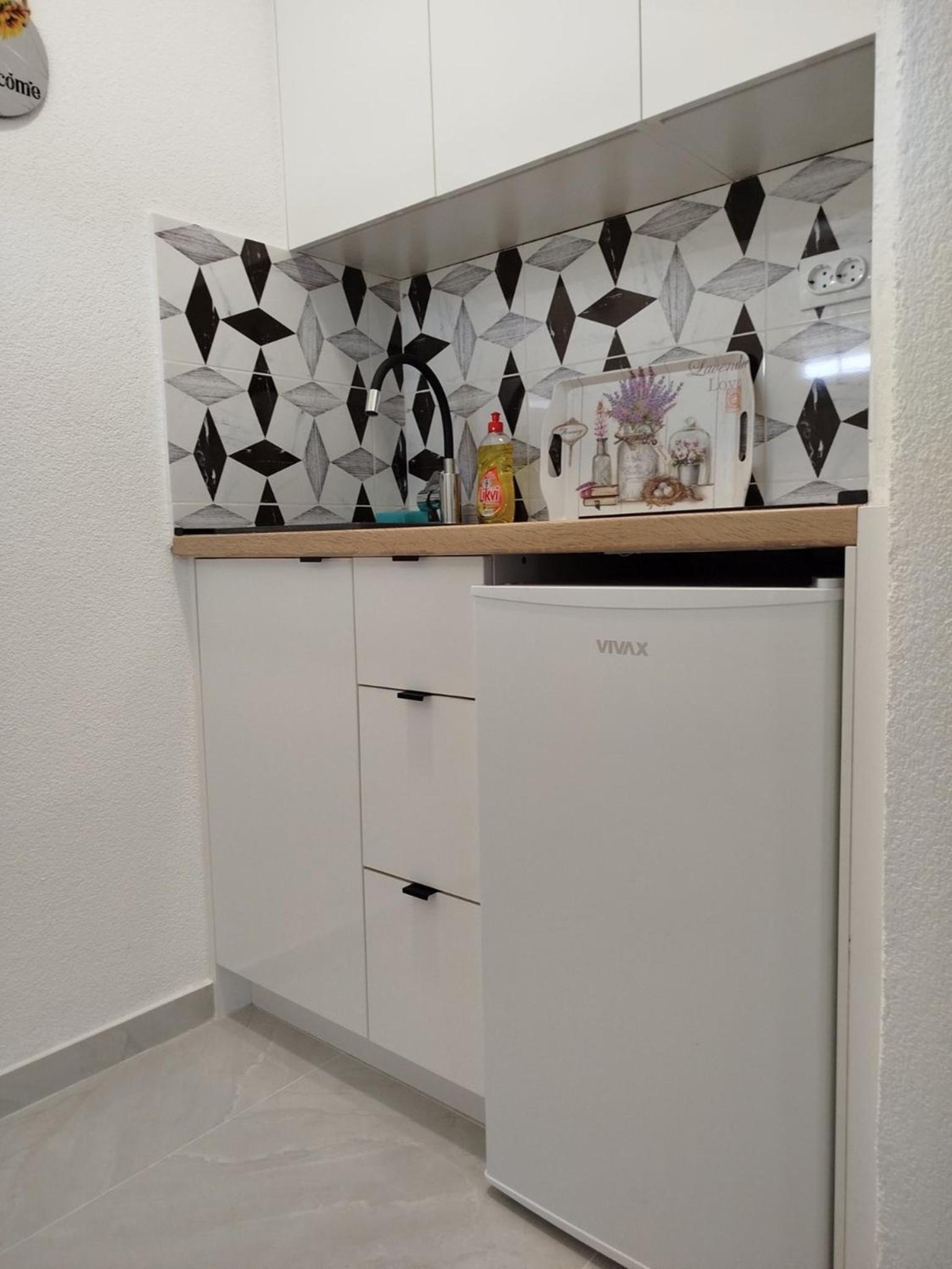 Studio Apartment - Photo 8