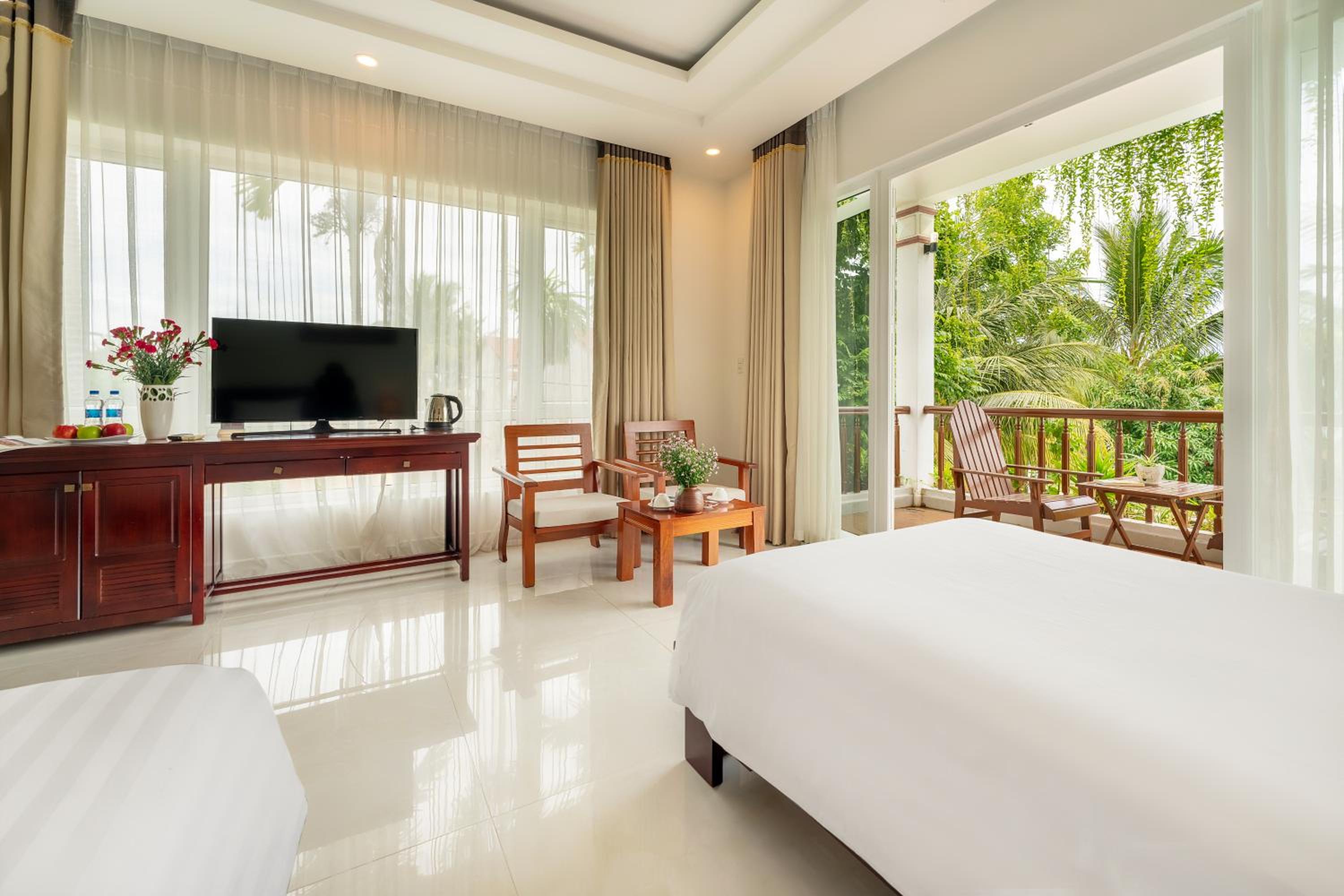 Deluxe Double Room with Balcony