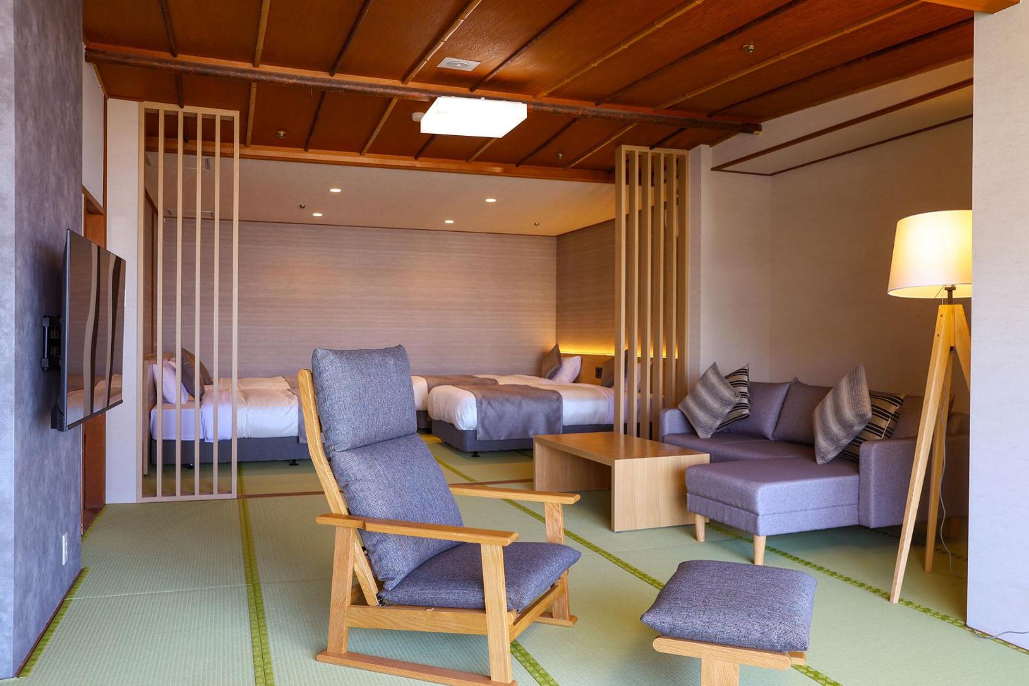 Superior Japanese-Style-Room holds 6 people - Shower Only - Non-Smoking - Photo 1
