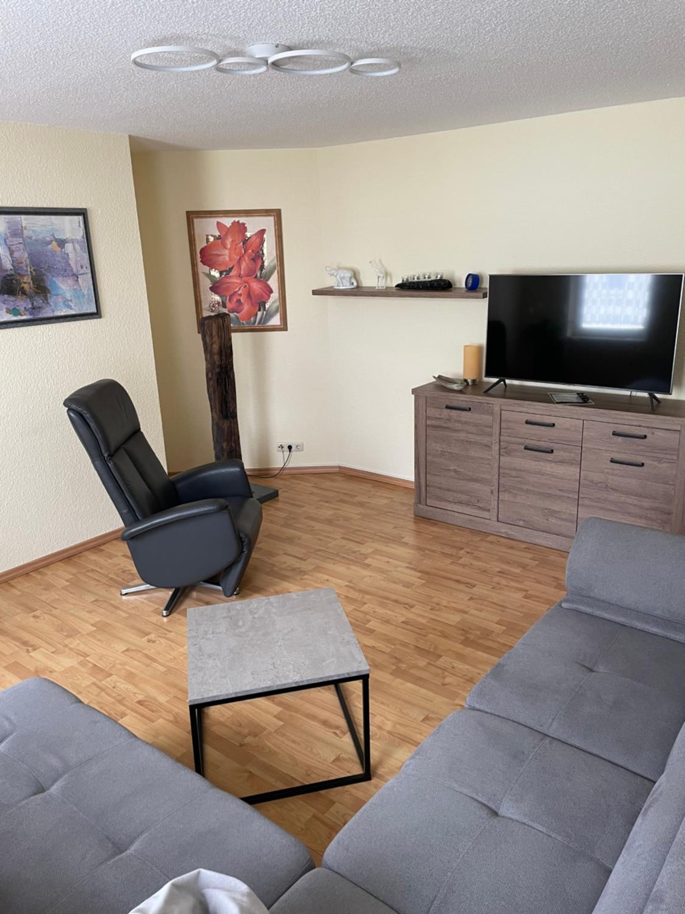 One-Bedroom Apartment photo 3