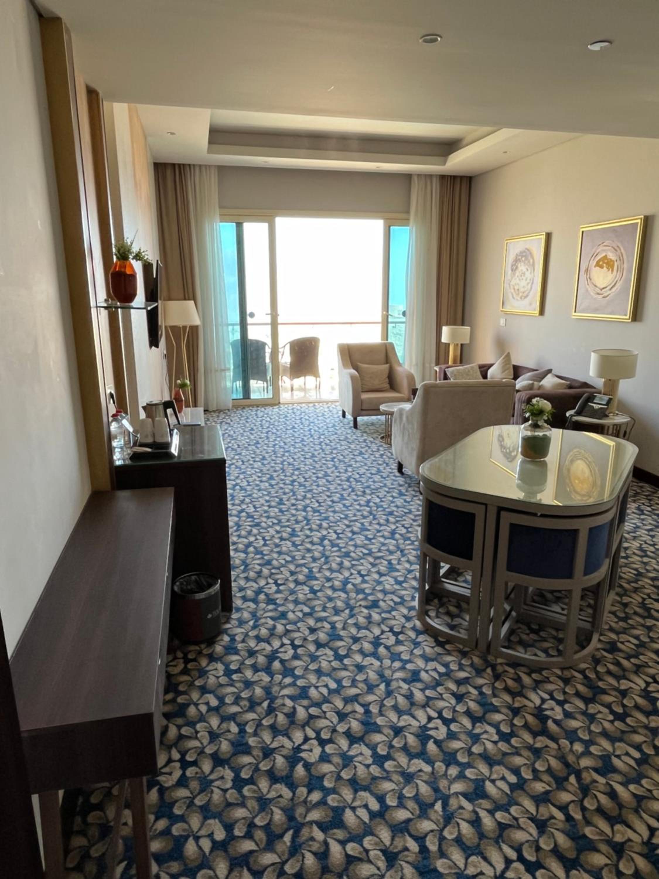 Deluxe Suite Pool View