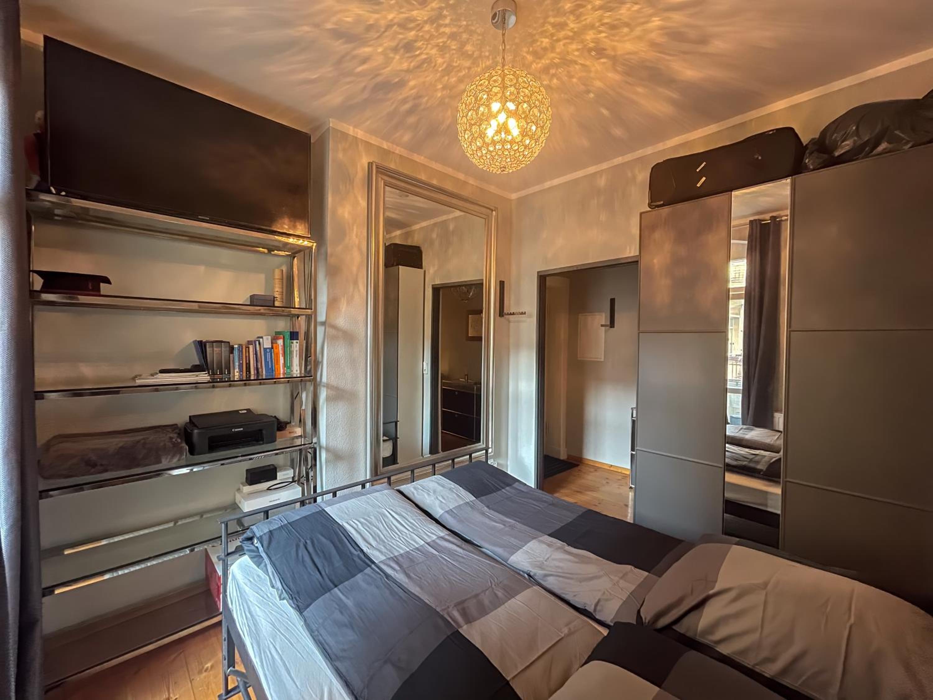 One-Bedroom Apartment photo 2