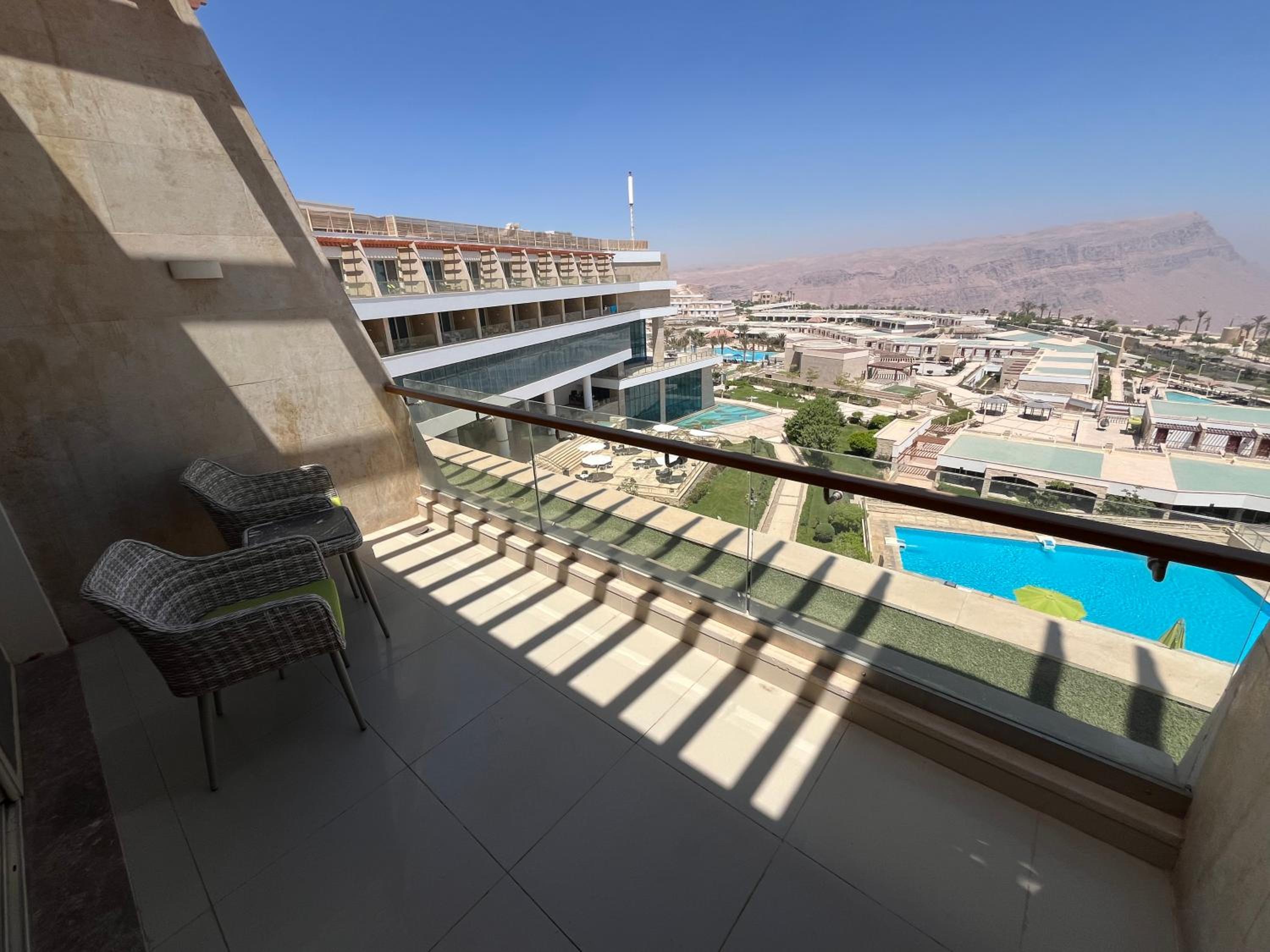 Junior Suite with Pool View