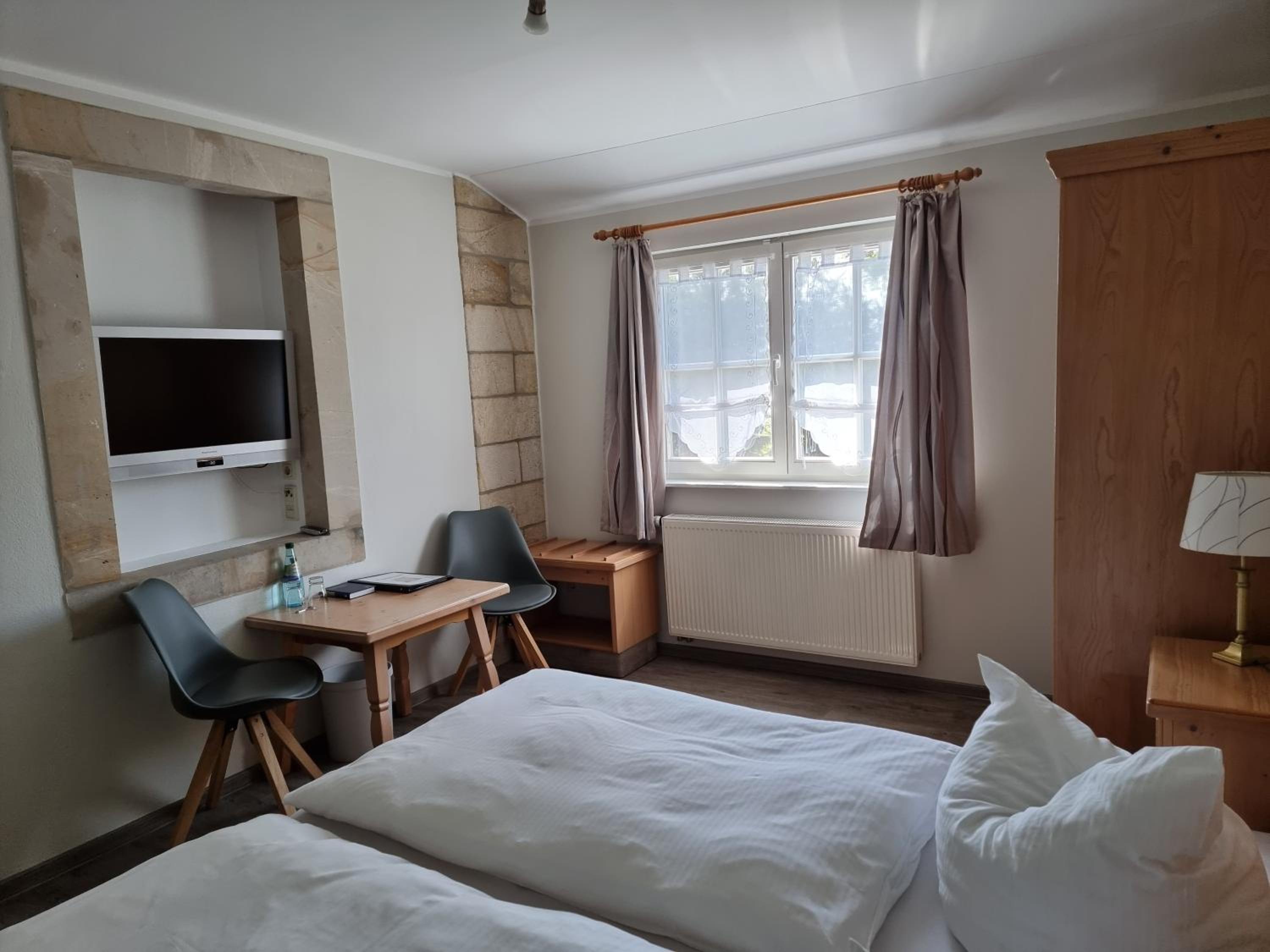 Double Room - Photo 7