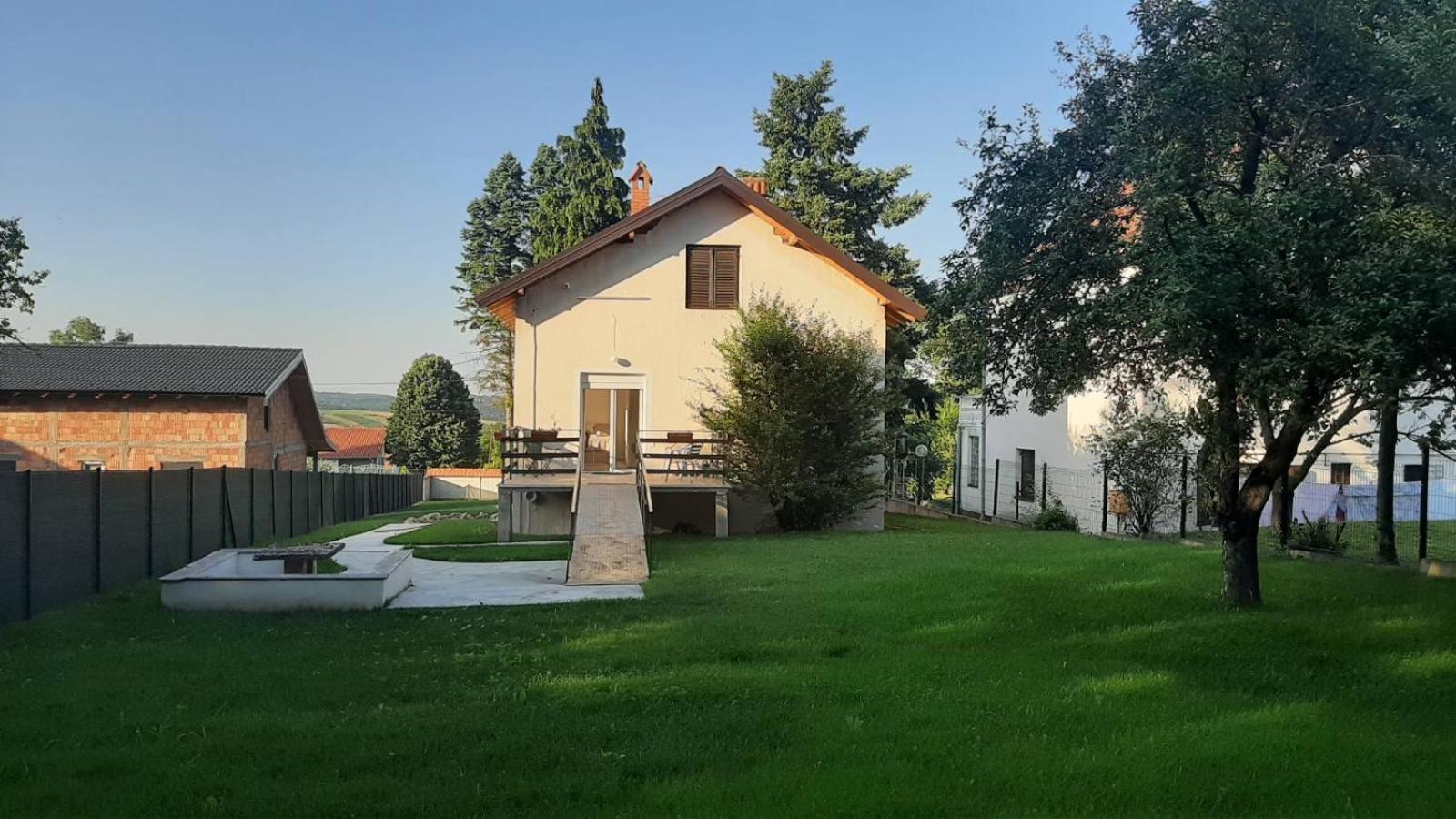 Three-Bedroom House photo 2