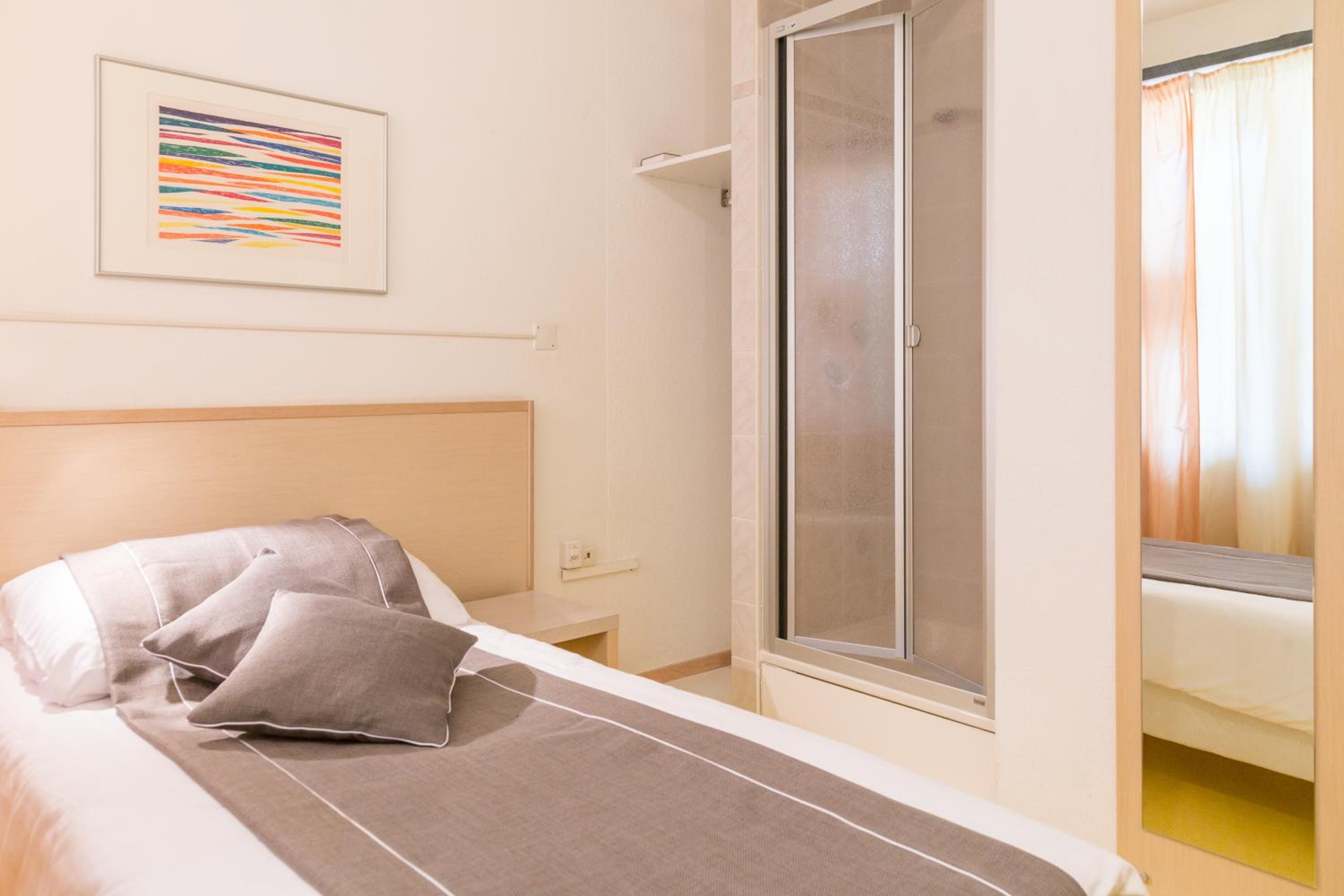 Economy Single Room