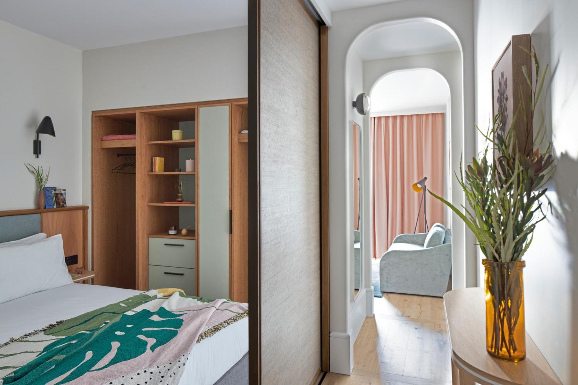 One Bedroom Suite - Photo 1