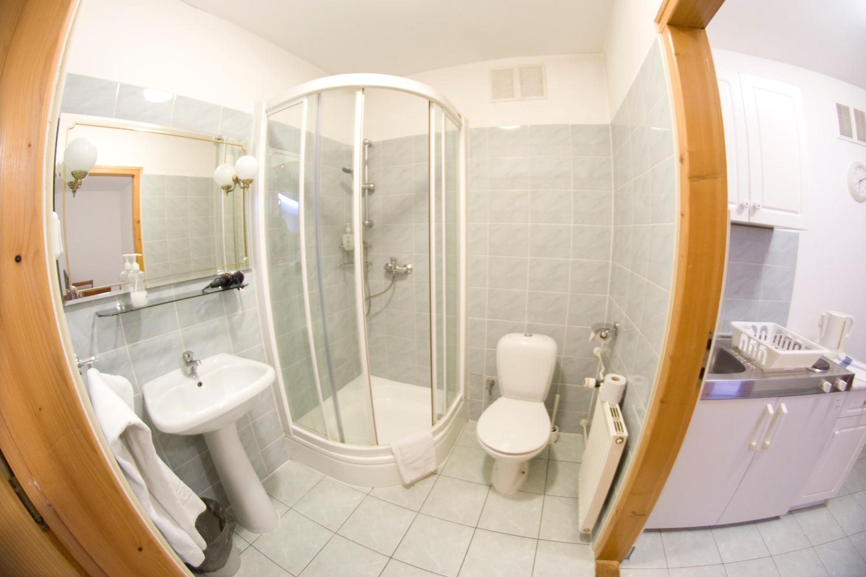 Studio Apartment with Kitchenette (4 Adults) - Photo 6
