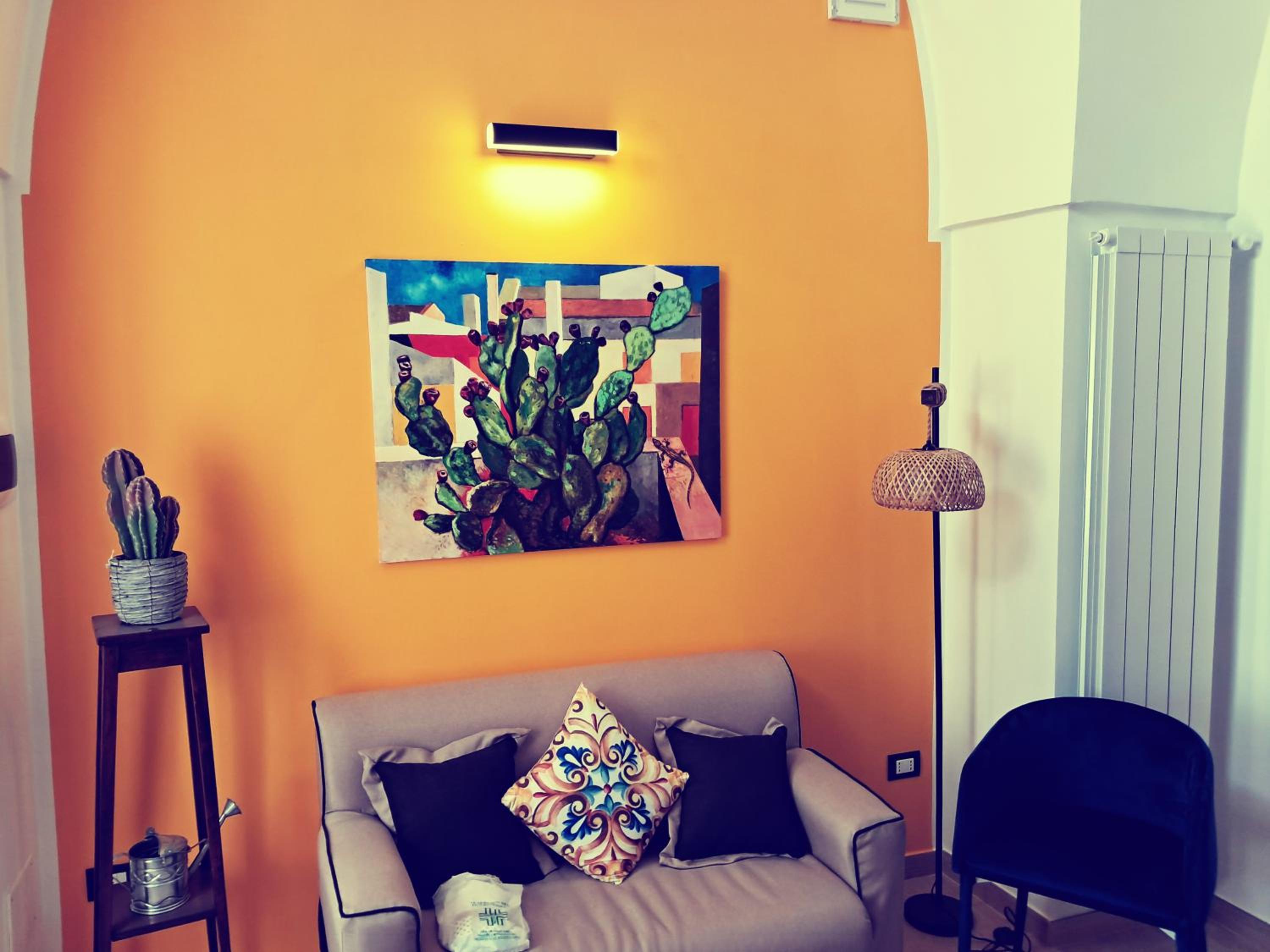 One-Bedroom Apartment photo 1