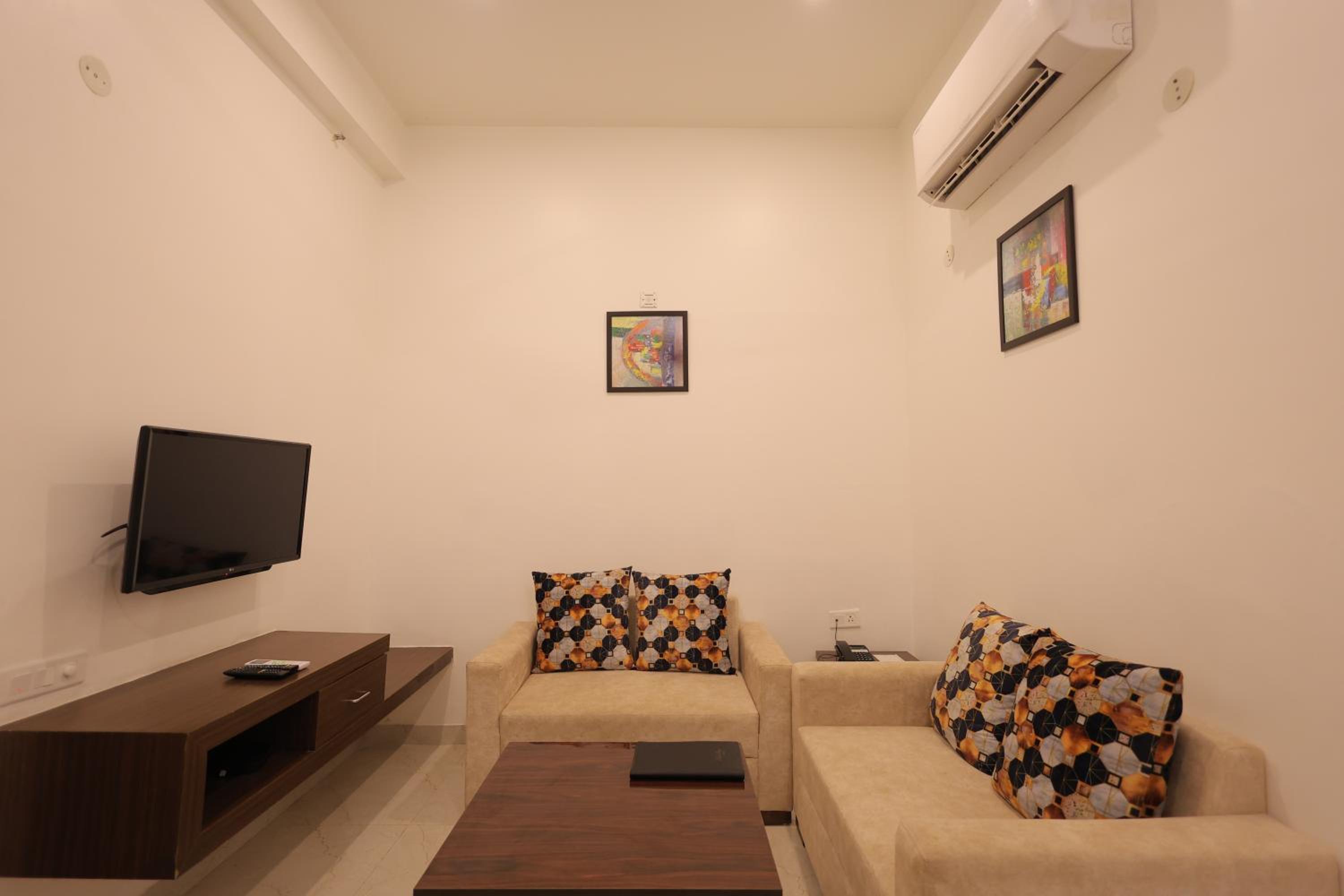 Deluxe Suite