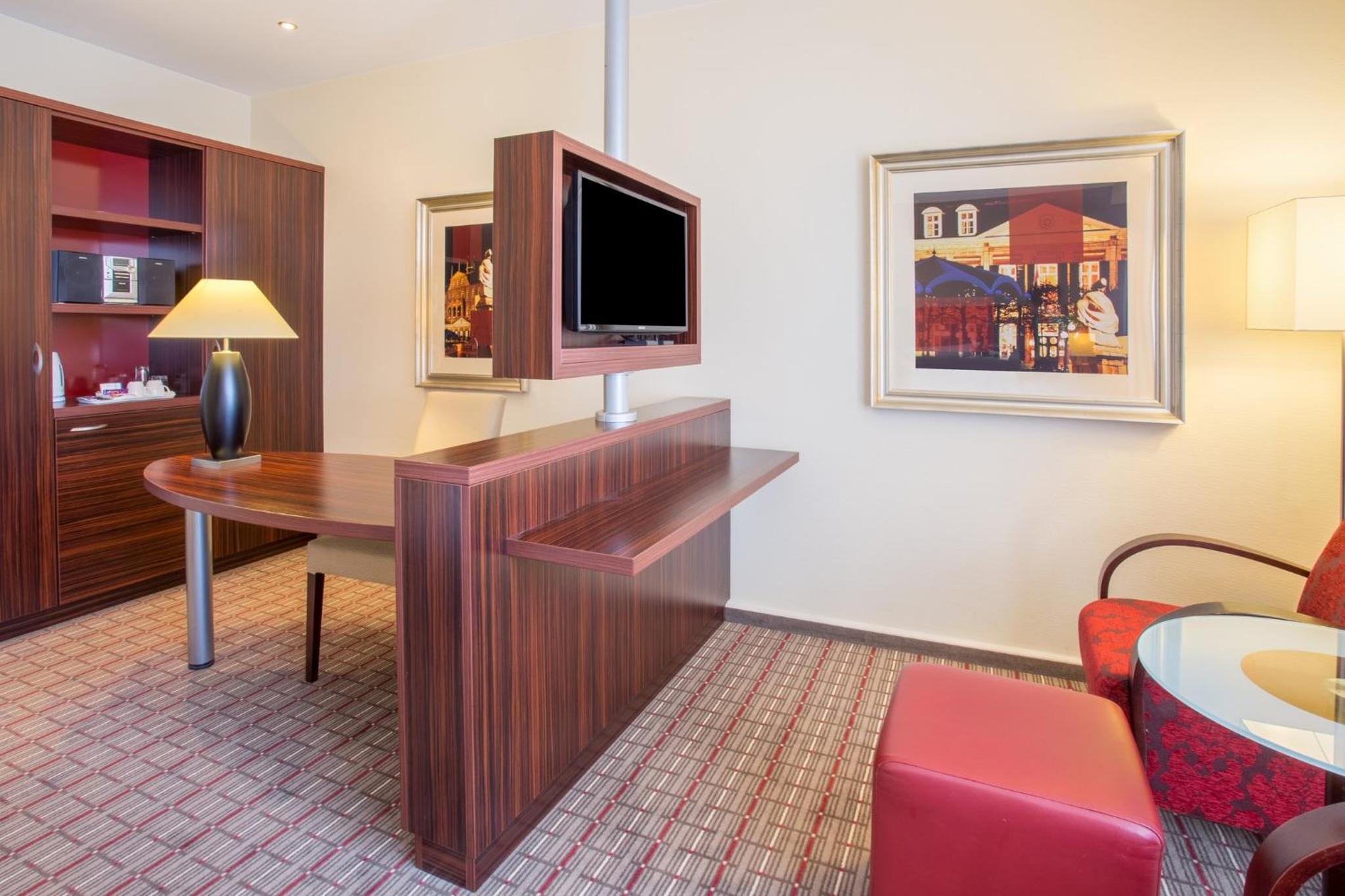Premium King Room photo 2