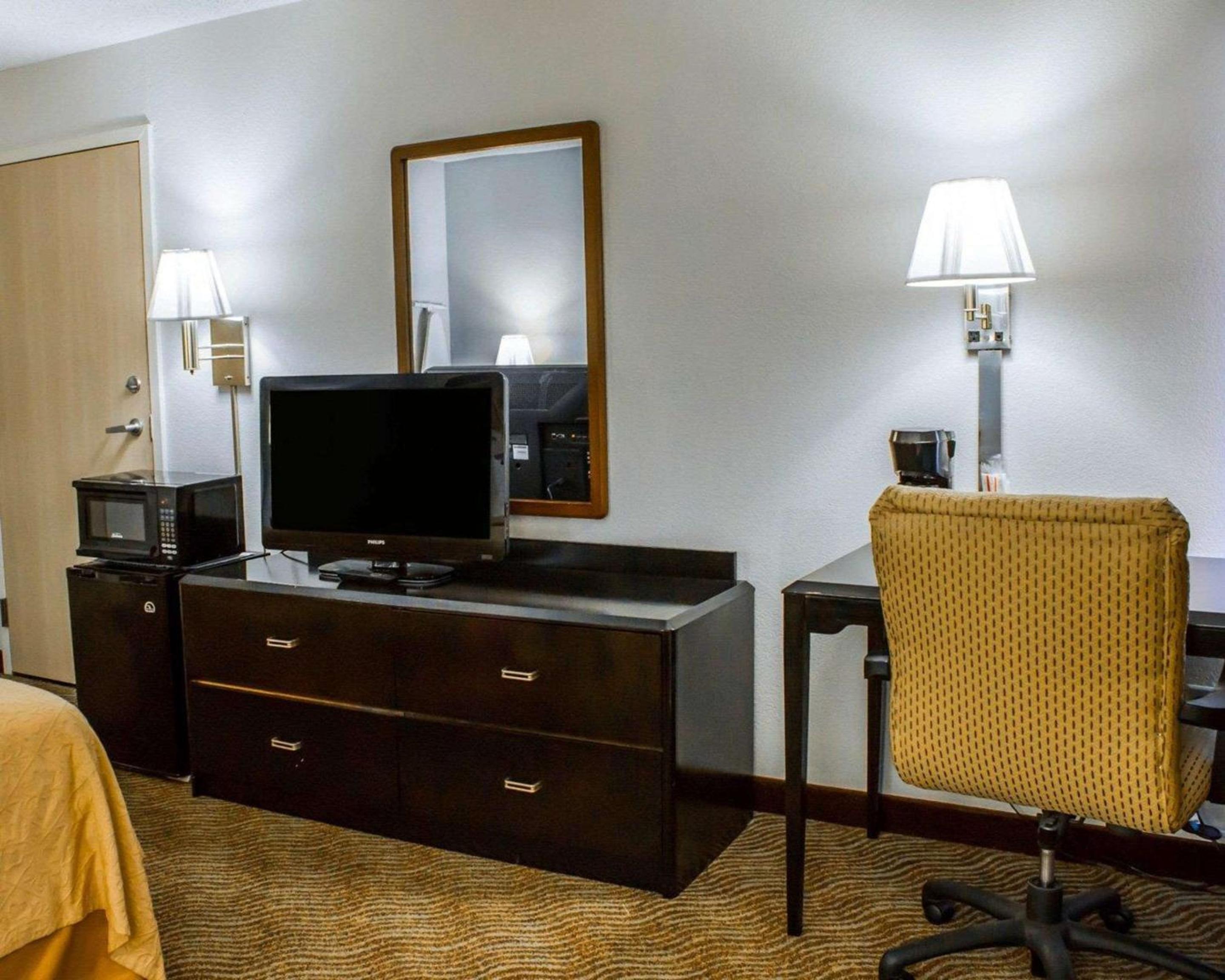 King Room - Disability Access/Non-Smoking - Photo 2