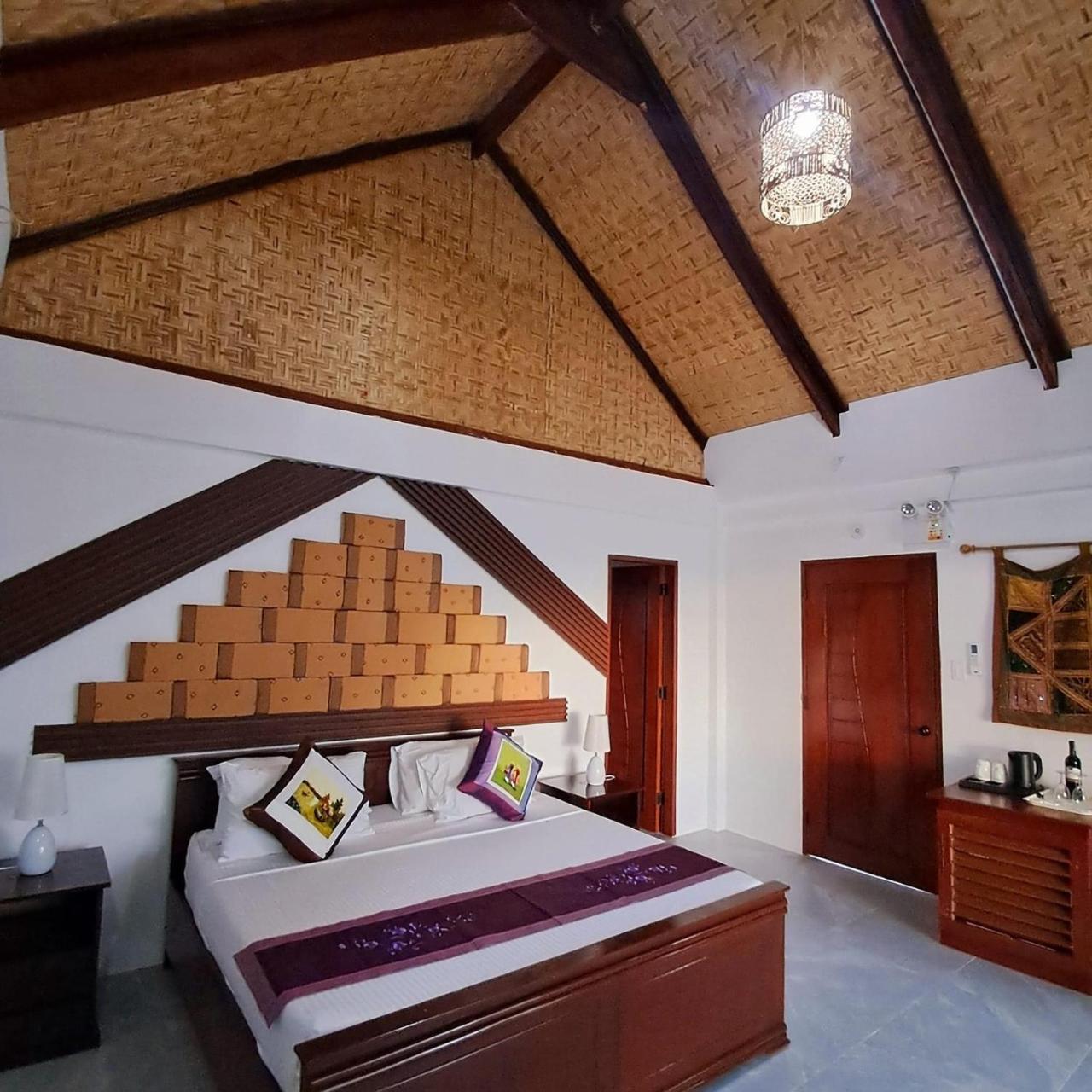 Deluxe Suite with Sea View