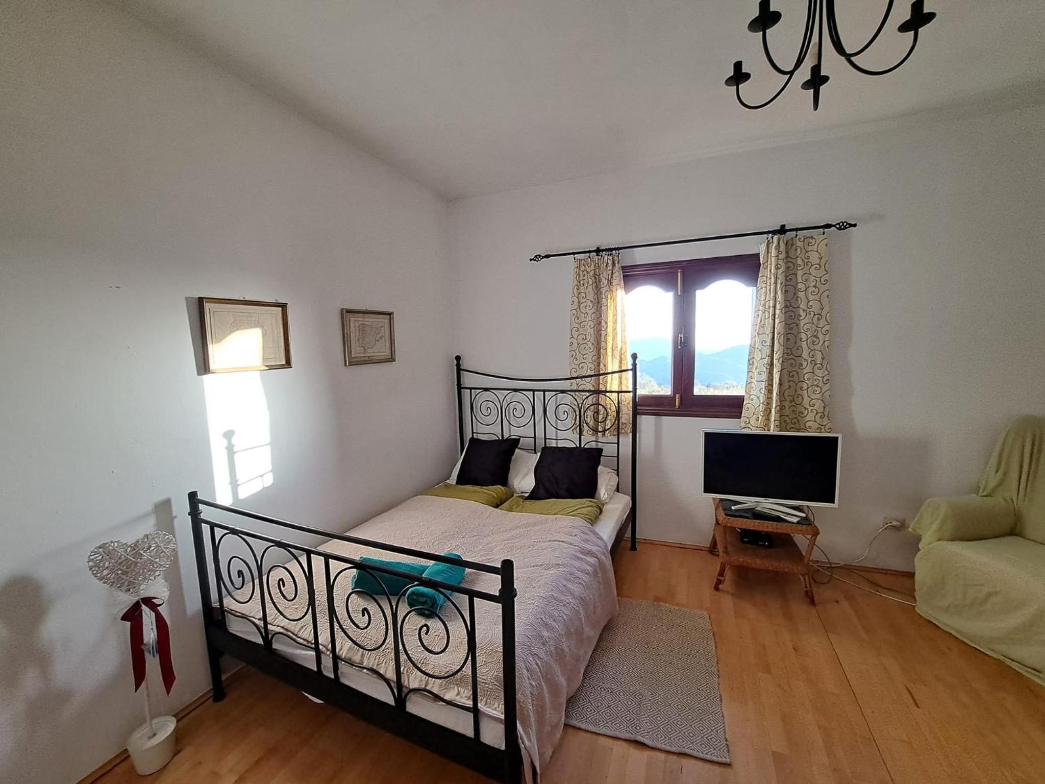 One-Bedroom House photo 1