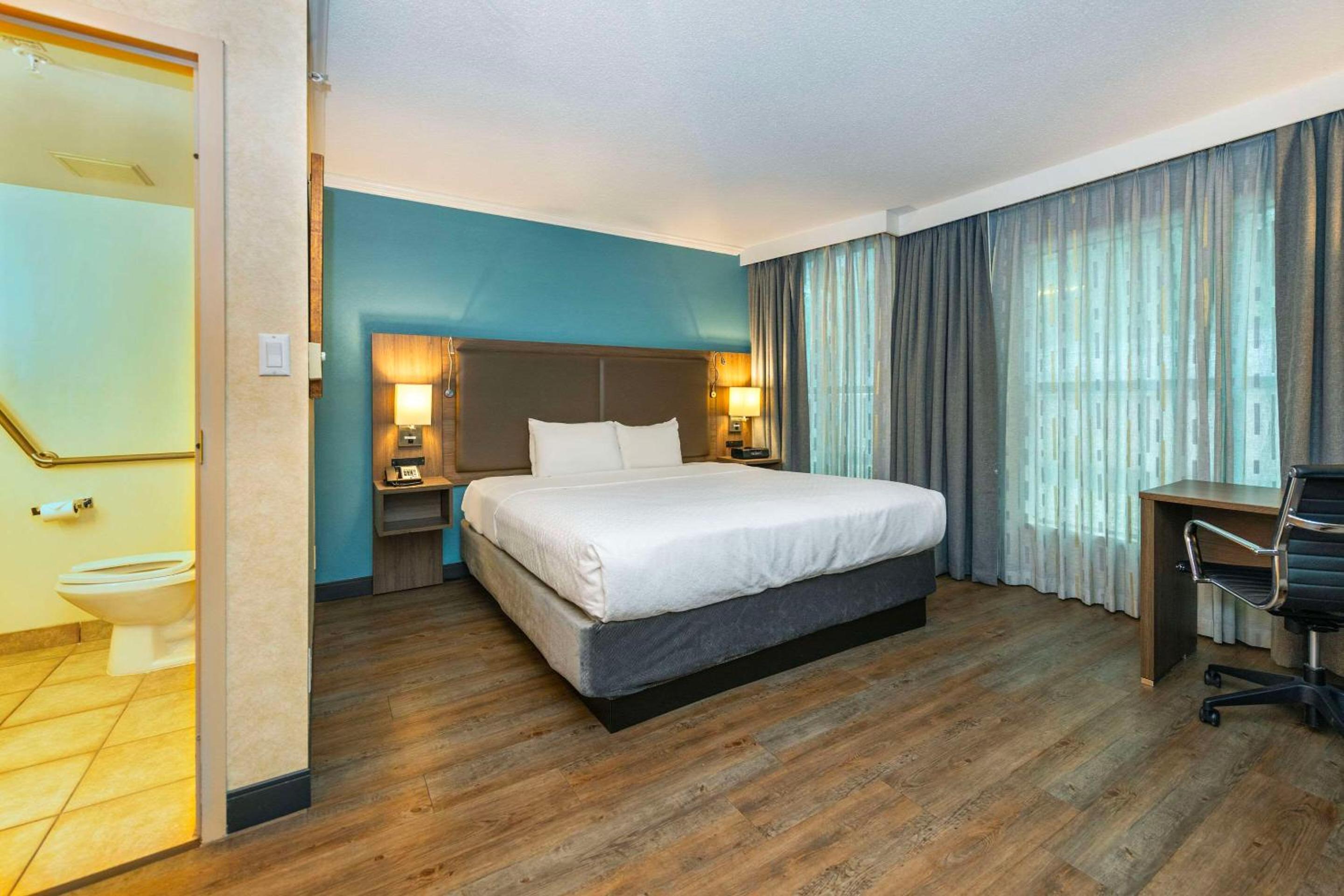 King Room With Whirlpool - Non Smoking