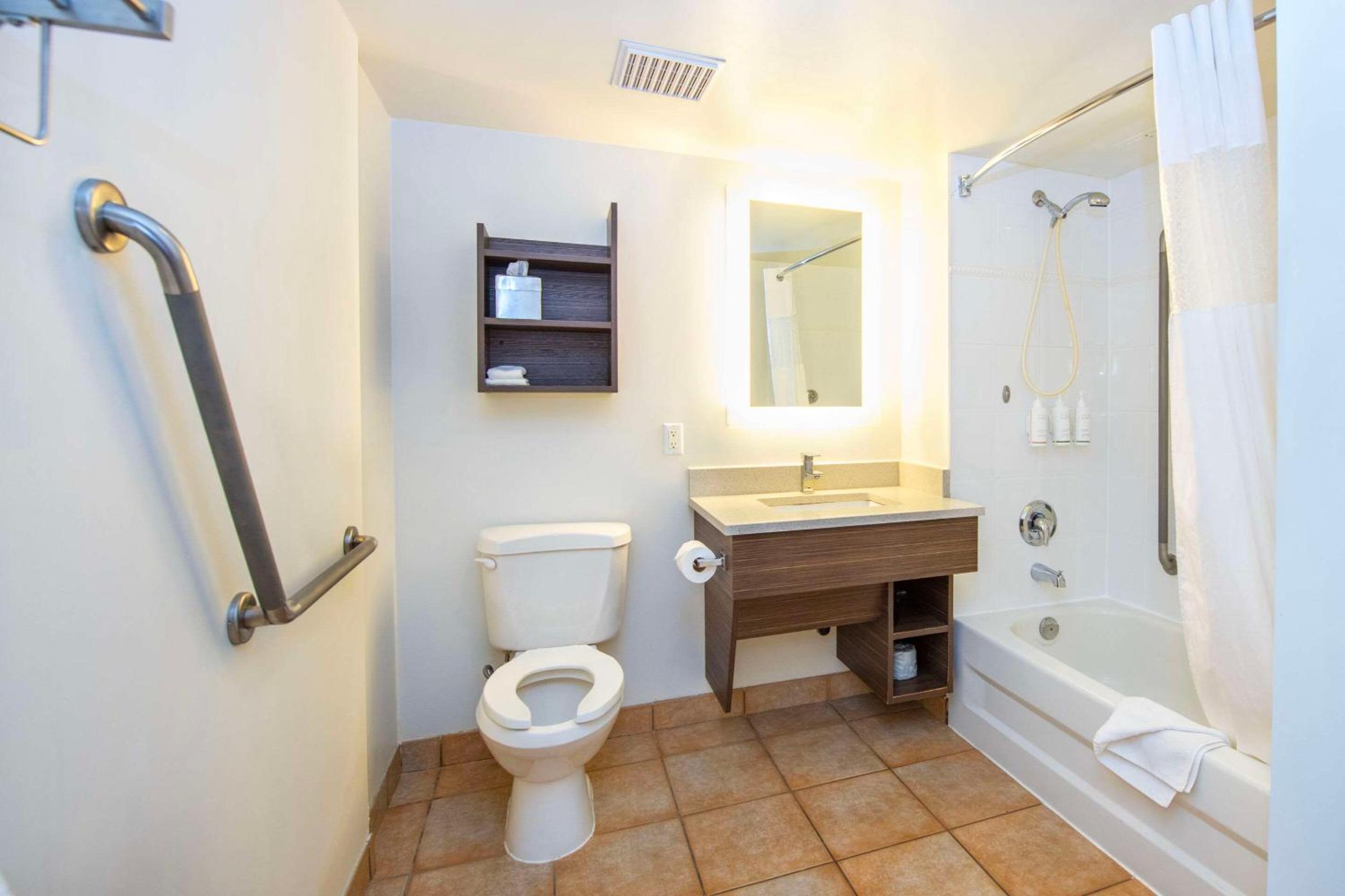 King Room - Disability Access/Non Smoking  - Photo 6