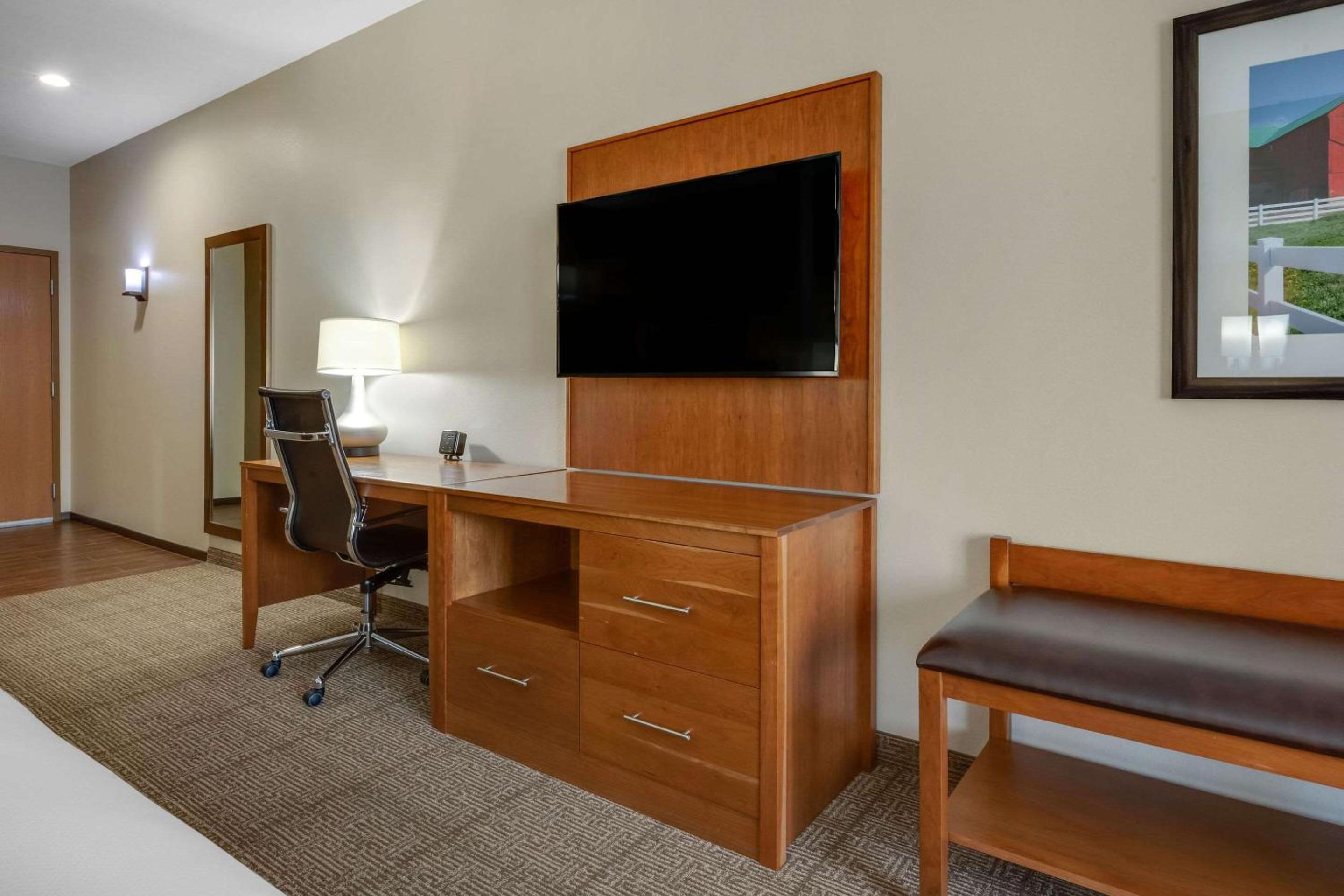 Queen Suite with Two Queen Beds - Non-Smoking/Upper floor - Photo 3
