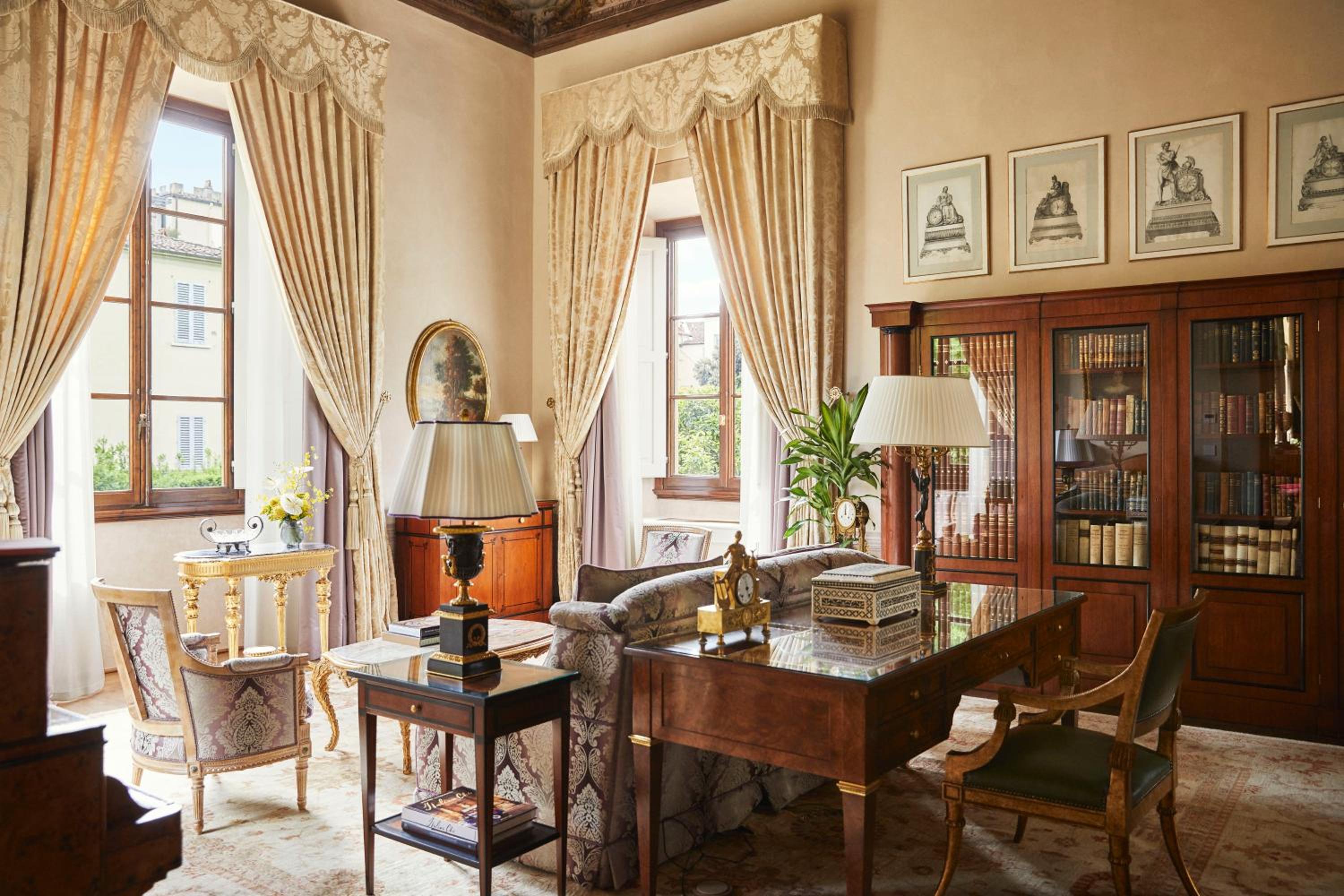 Royal Suite with King Bed