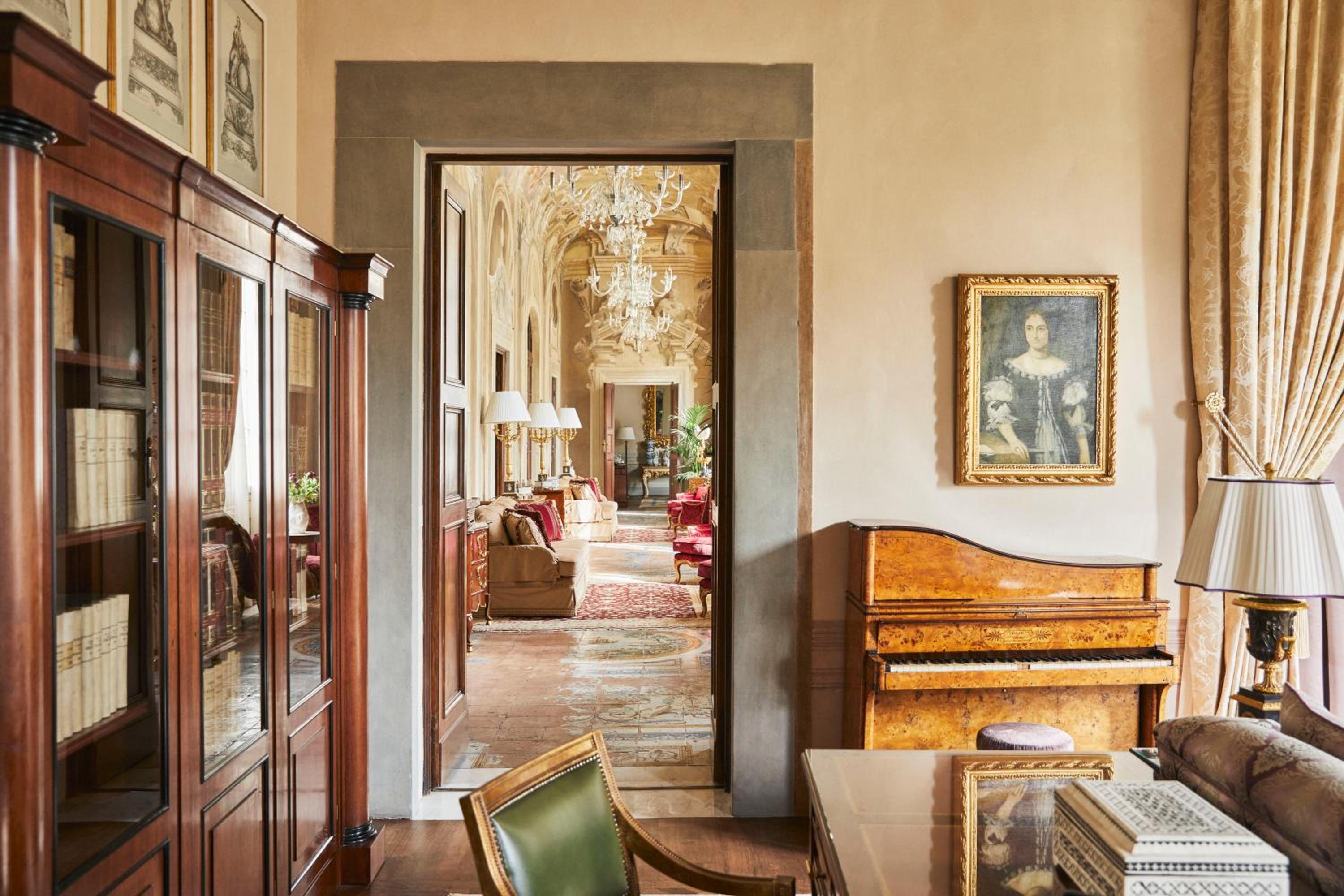 Royal Suite with King Bed