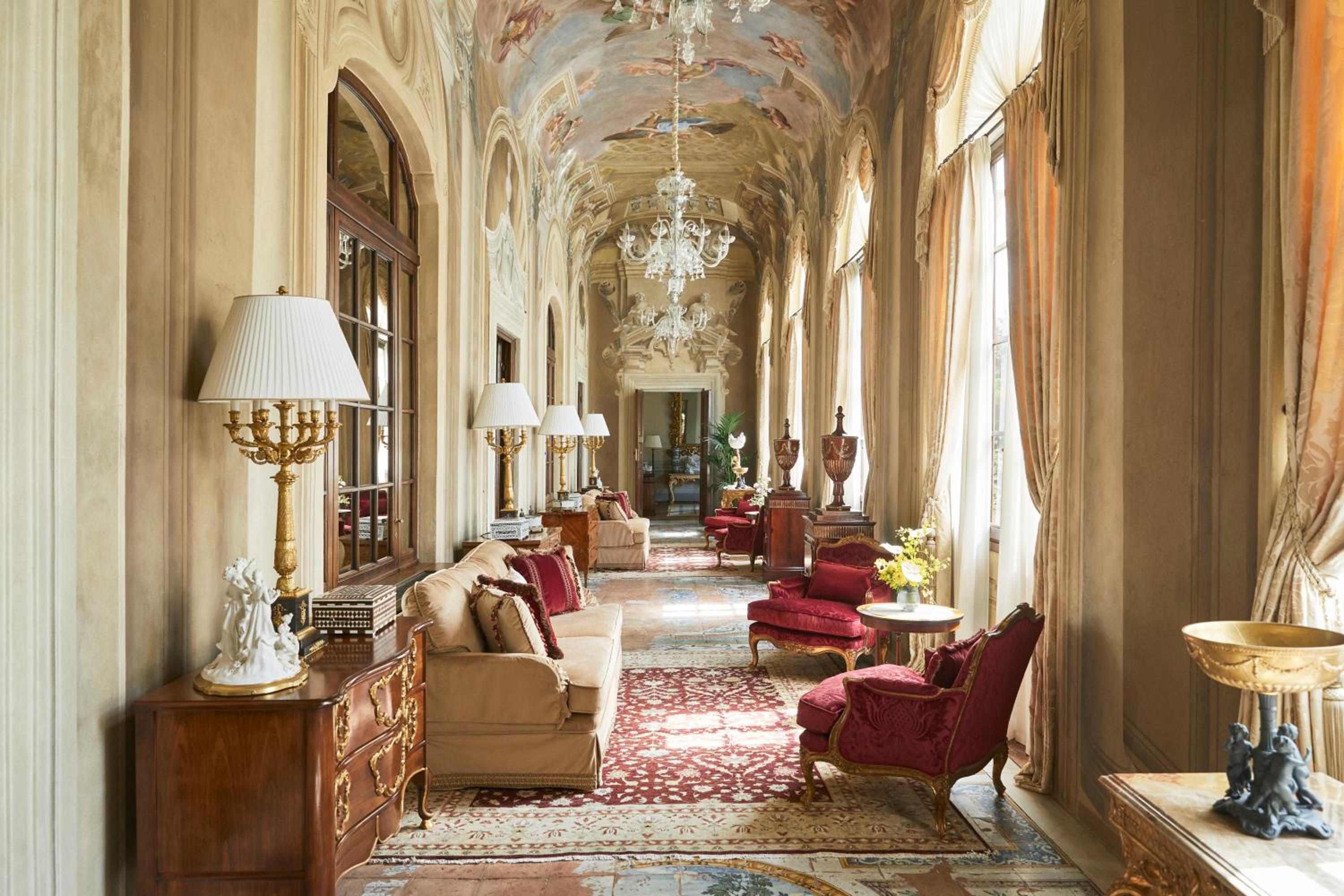 Royal Suite with King Bed