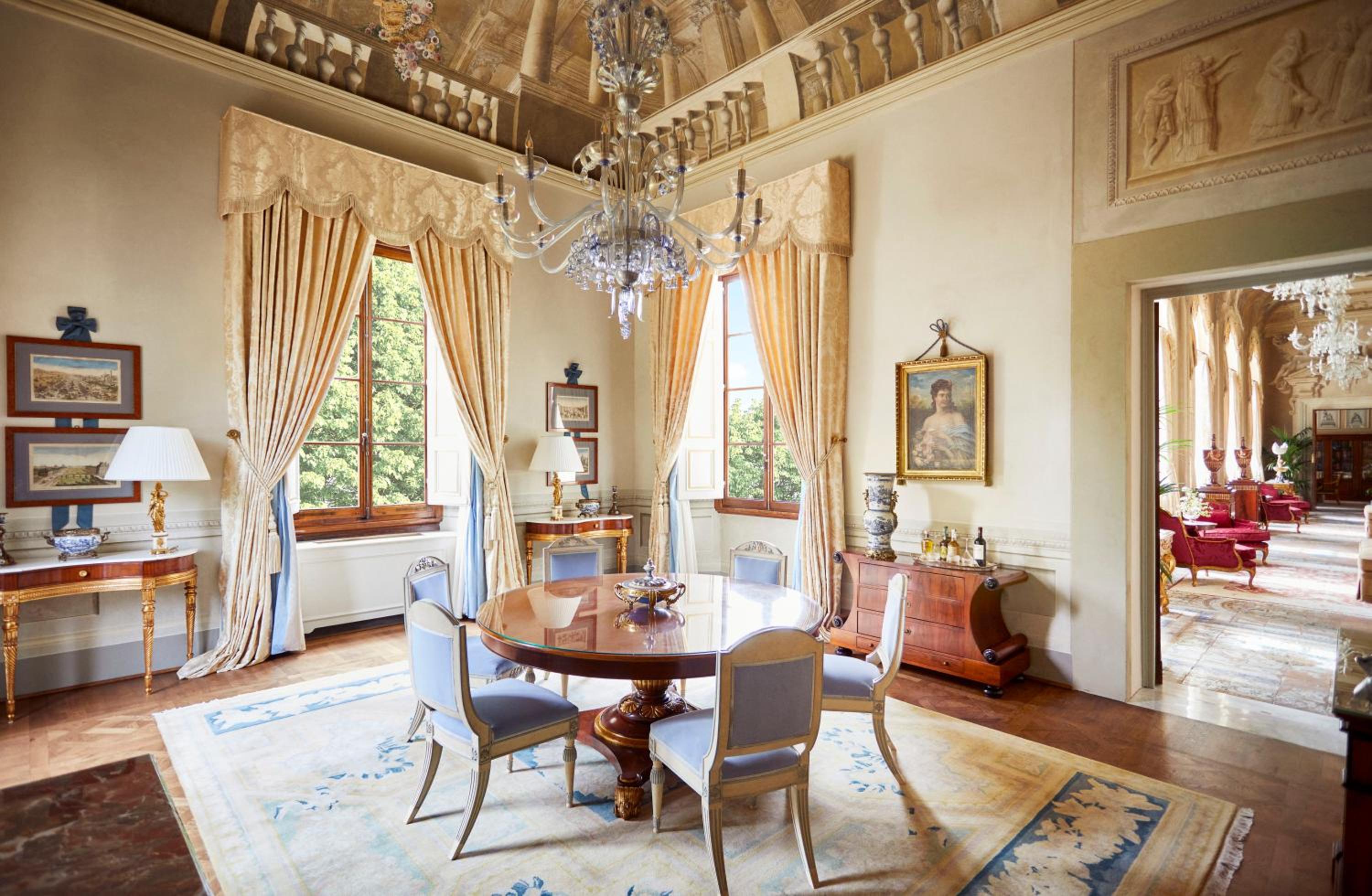 Royal Suite with King Bed