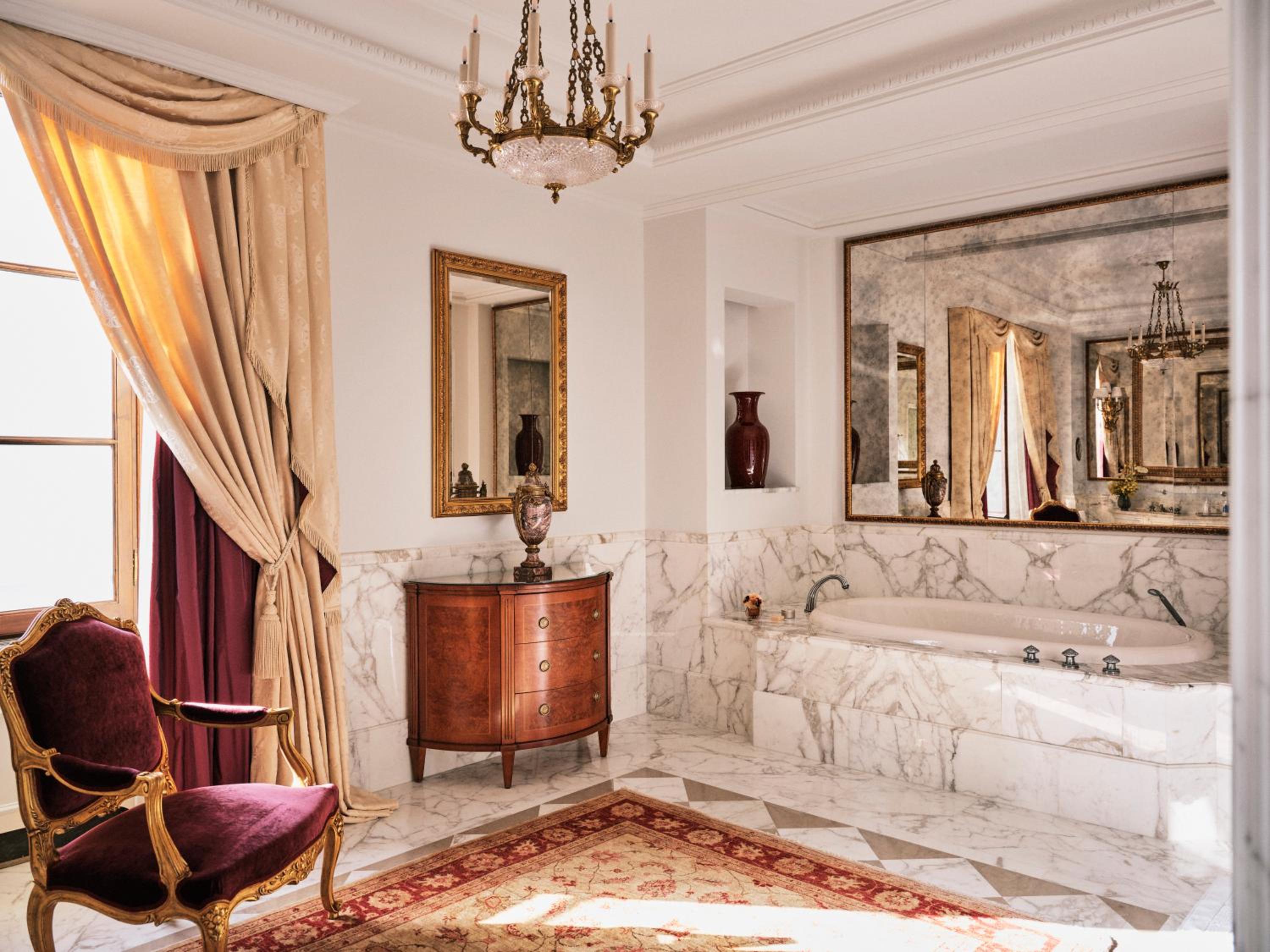 Presidential Suite with King Bed