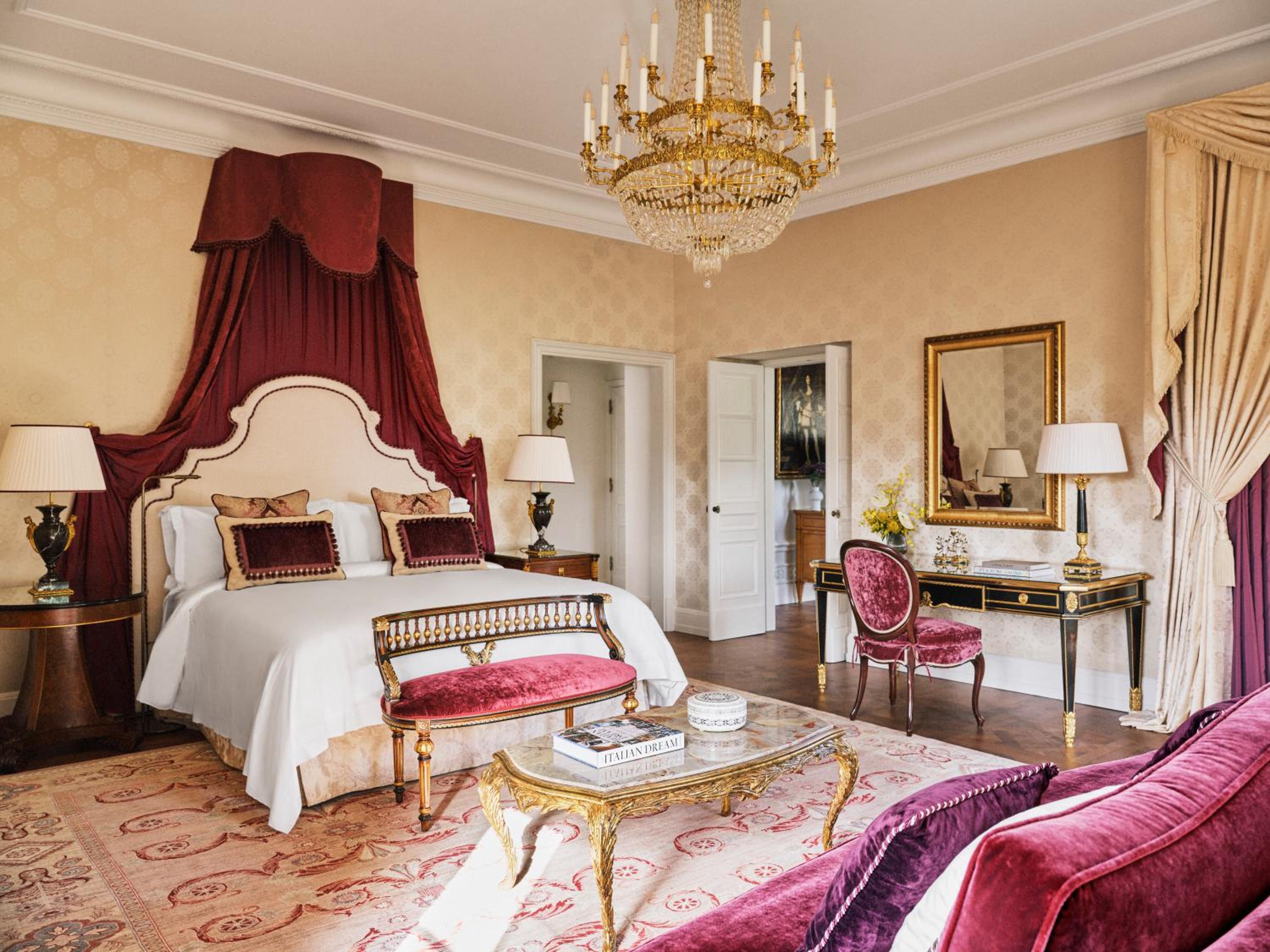 Presidential Suite with King Bed thumbnail 6