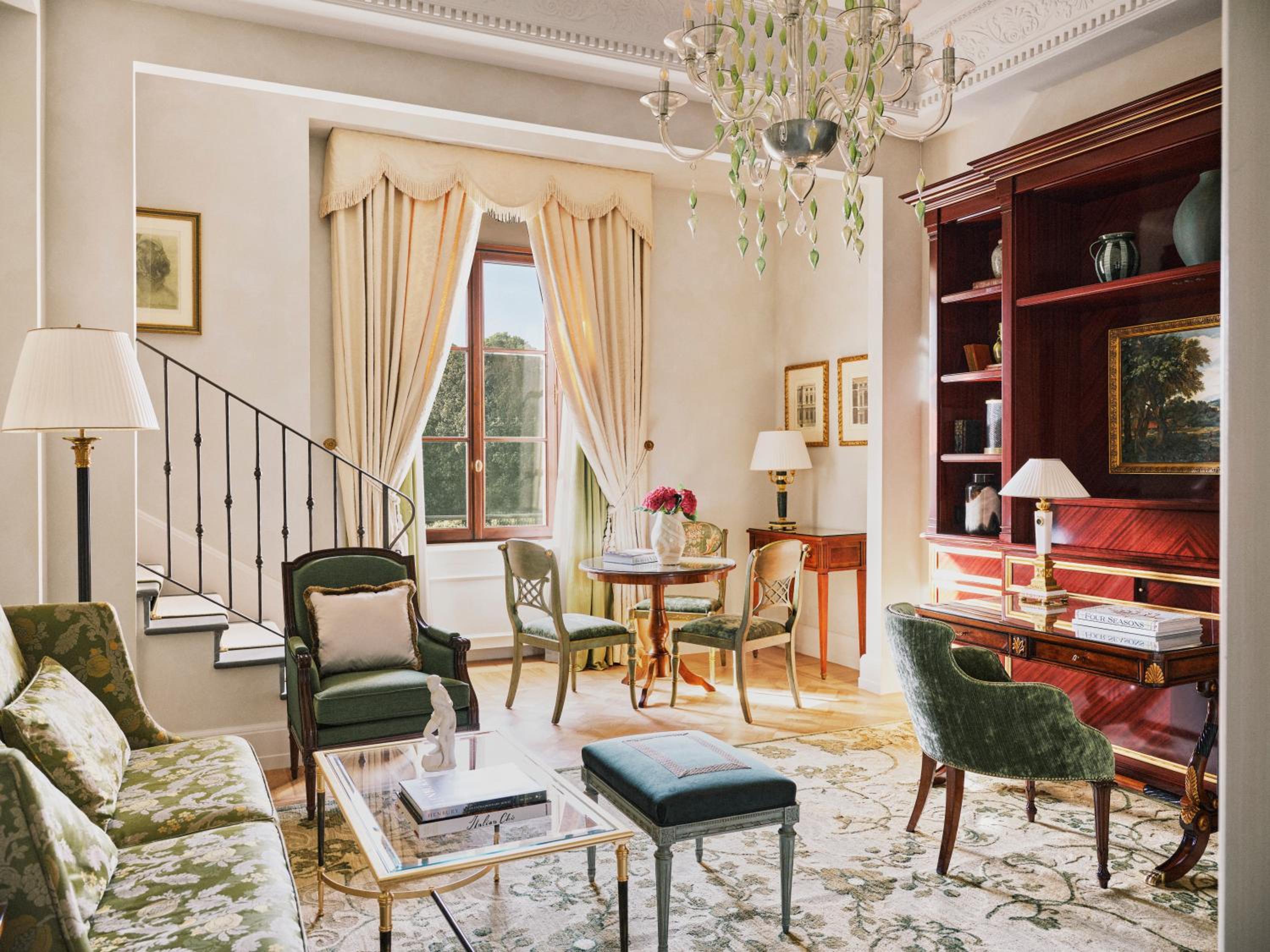 Duomo View Executive Suite with King Bed