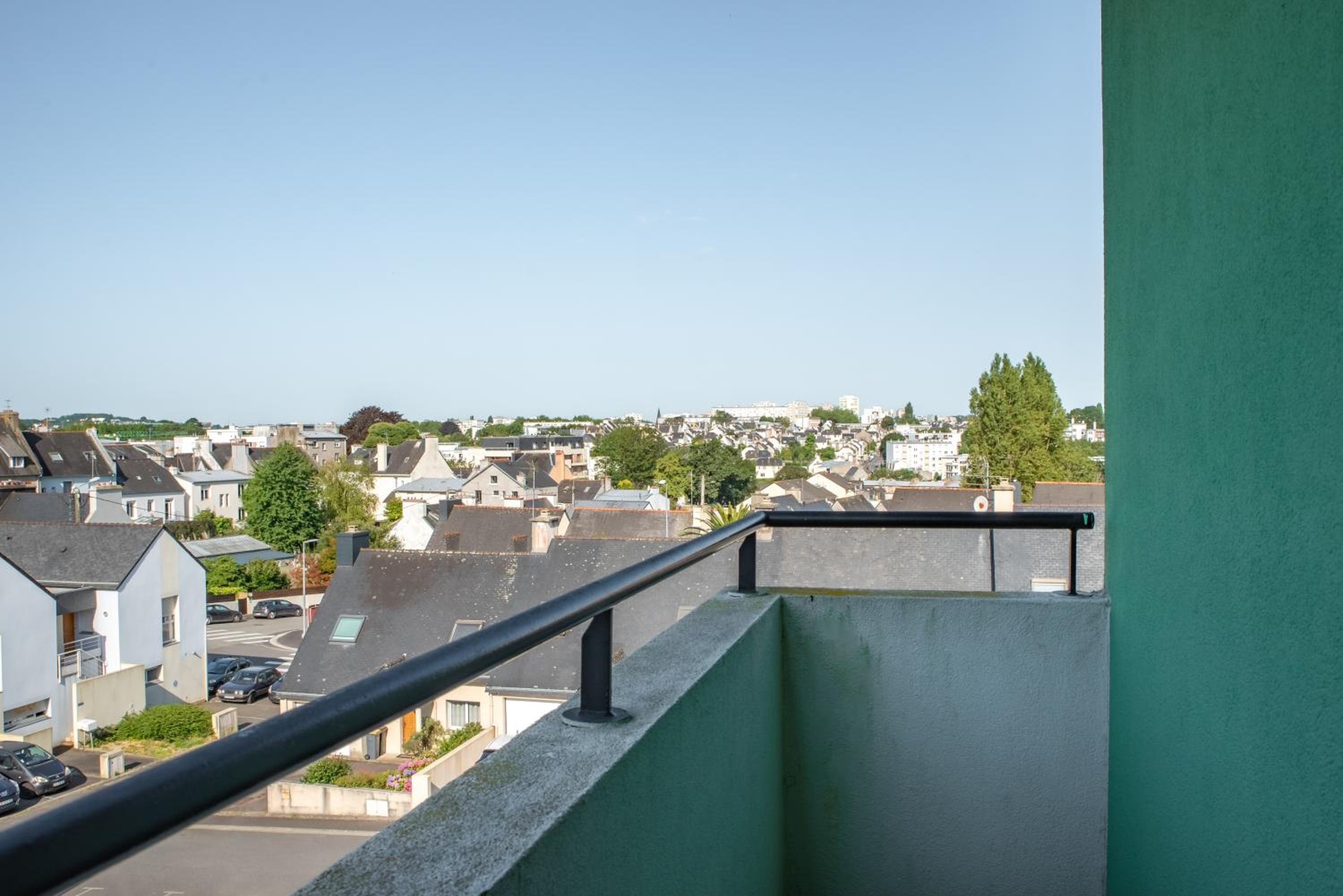 Double Studio with Balcony - Photo 3