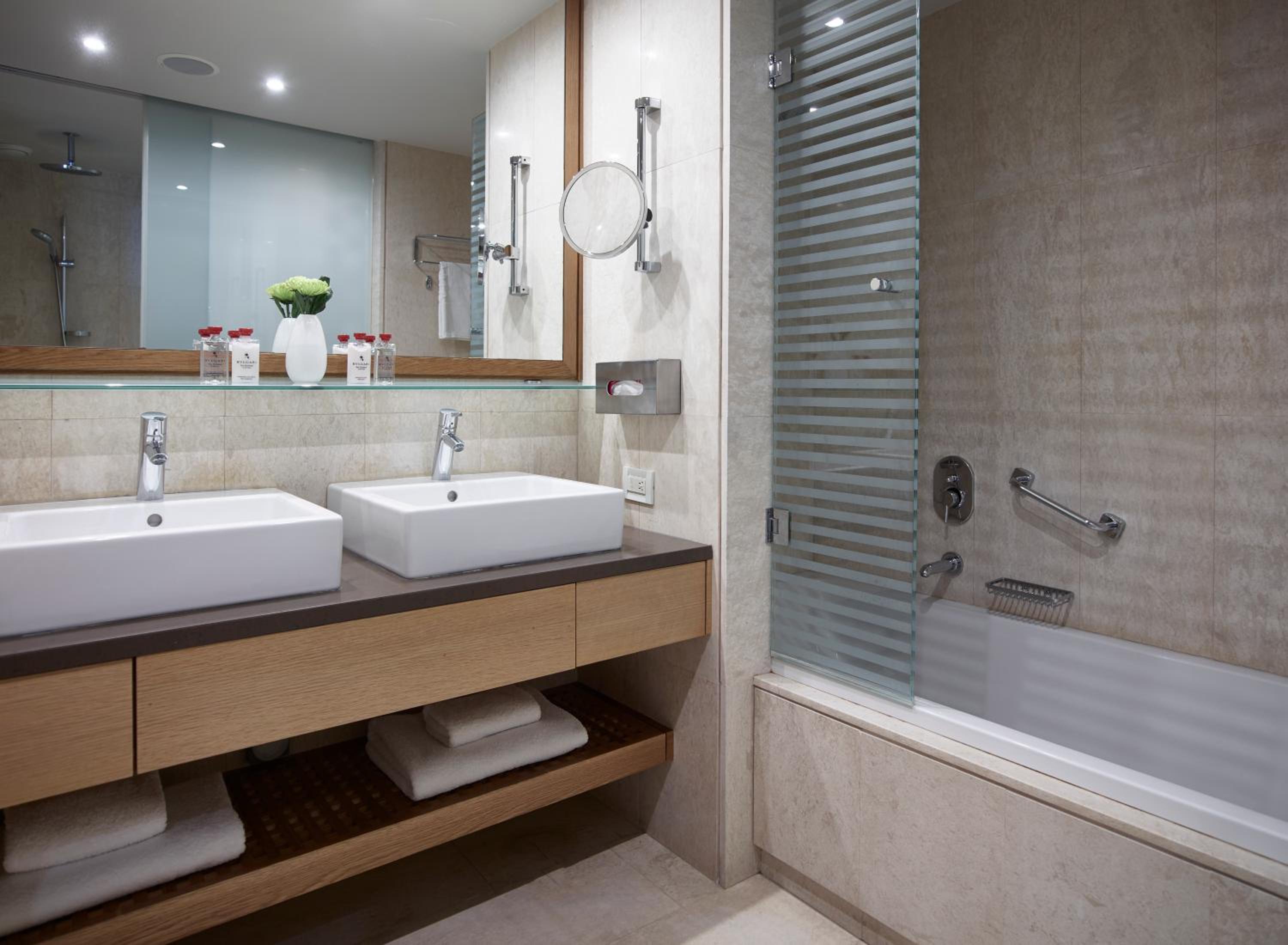 Amus Suite with Private Pool Garden View