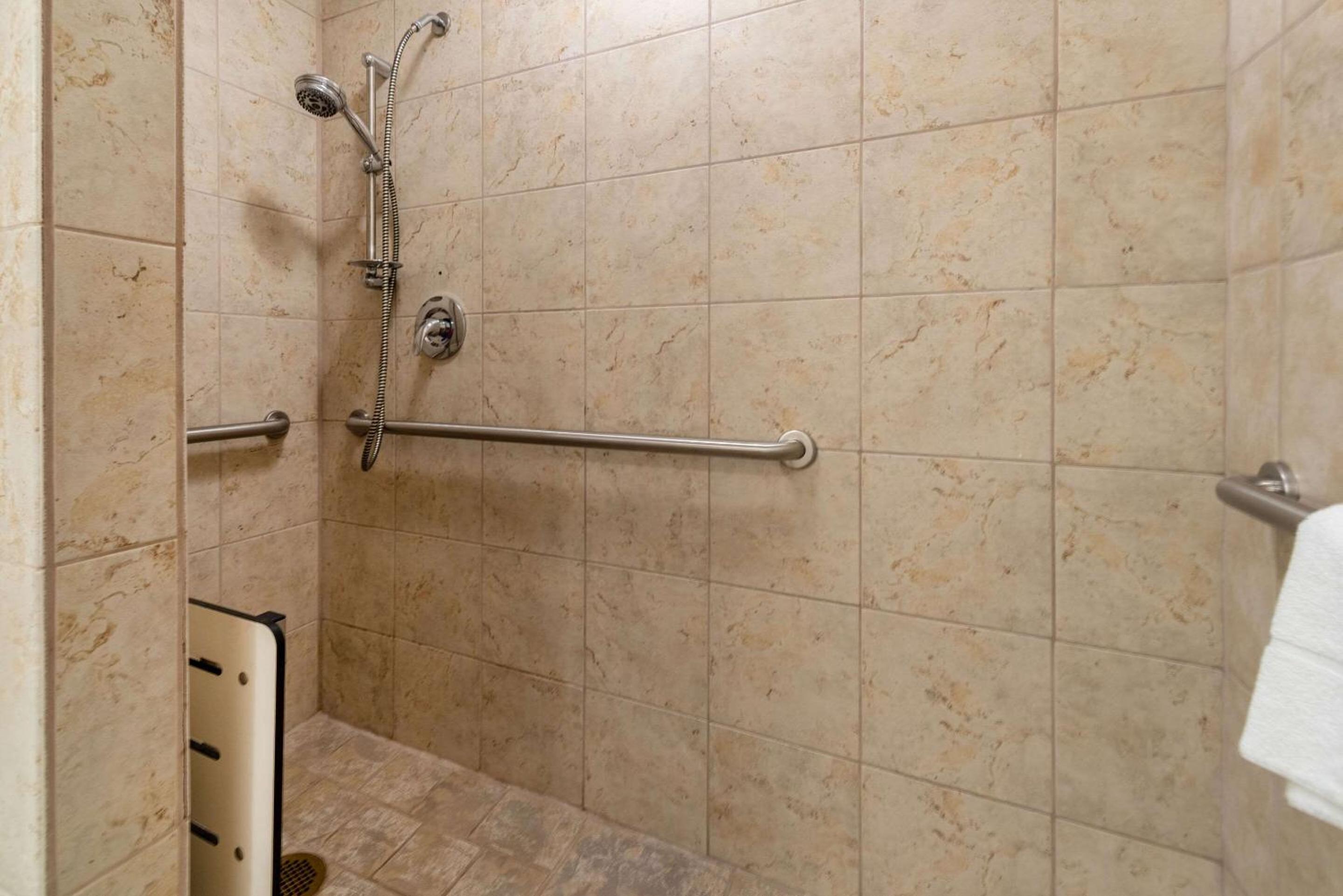 King Room - Disability Access - Photo 4