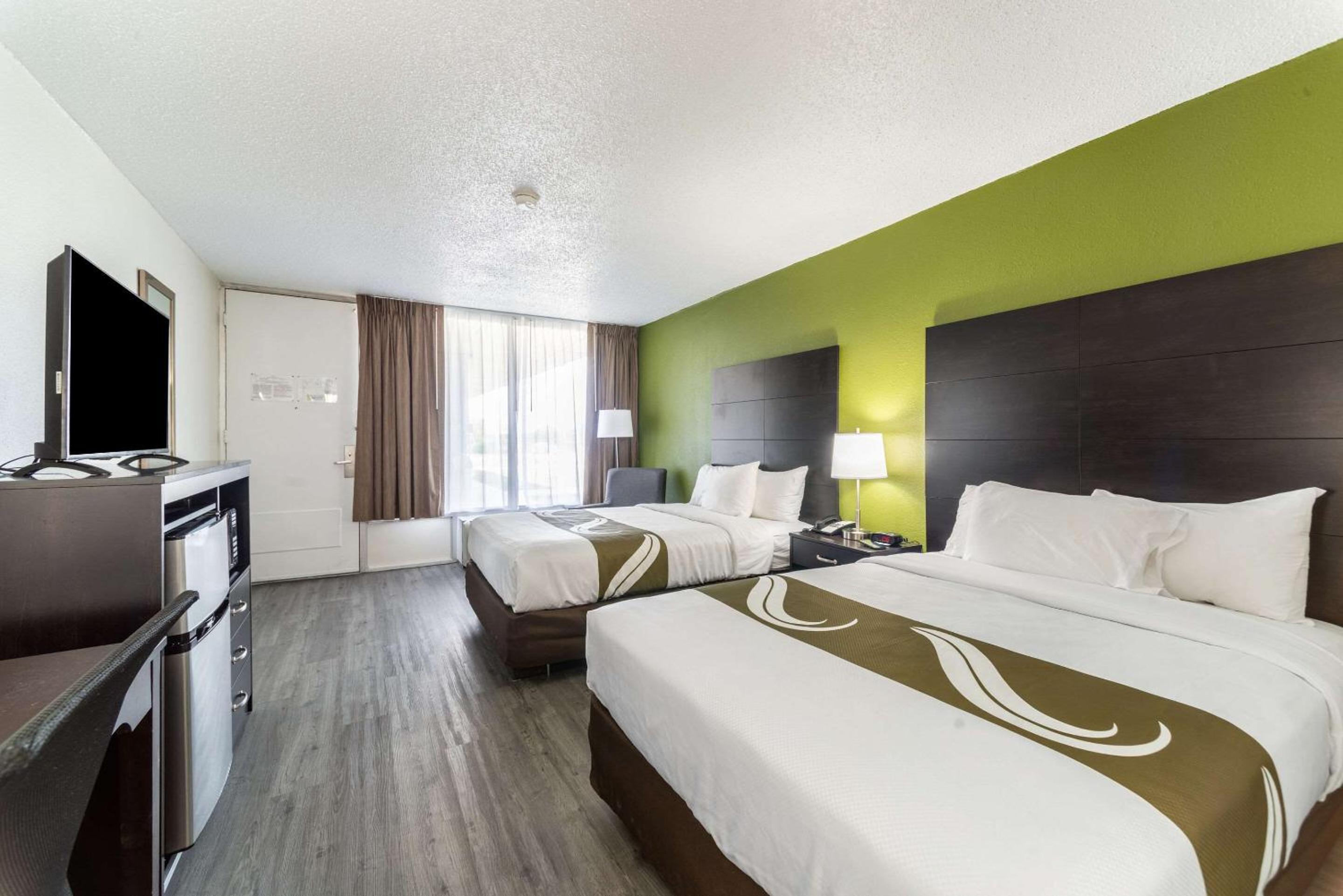 Double Room with Two Double Beds - Non-Smoking - Photo 5