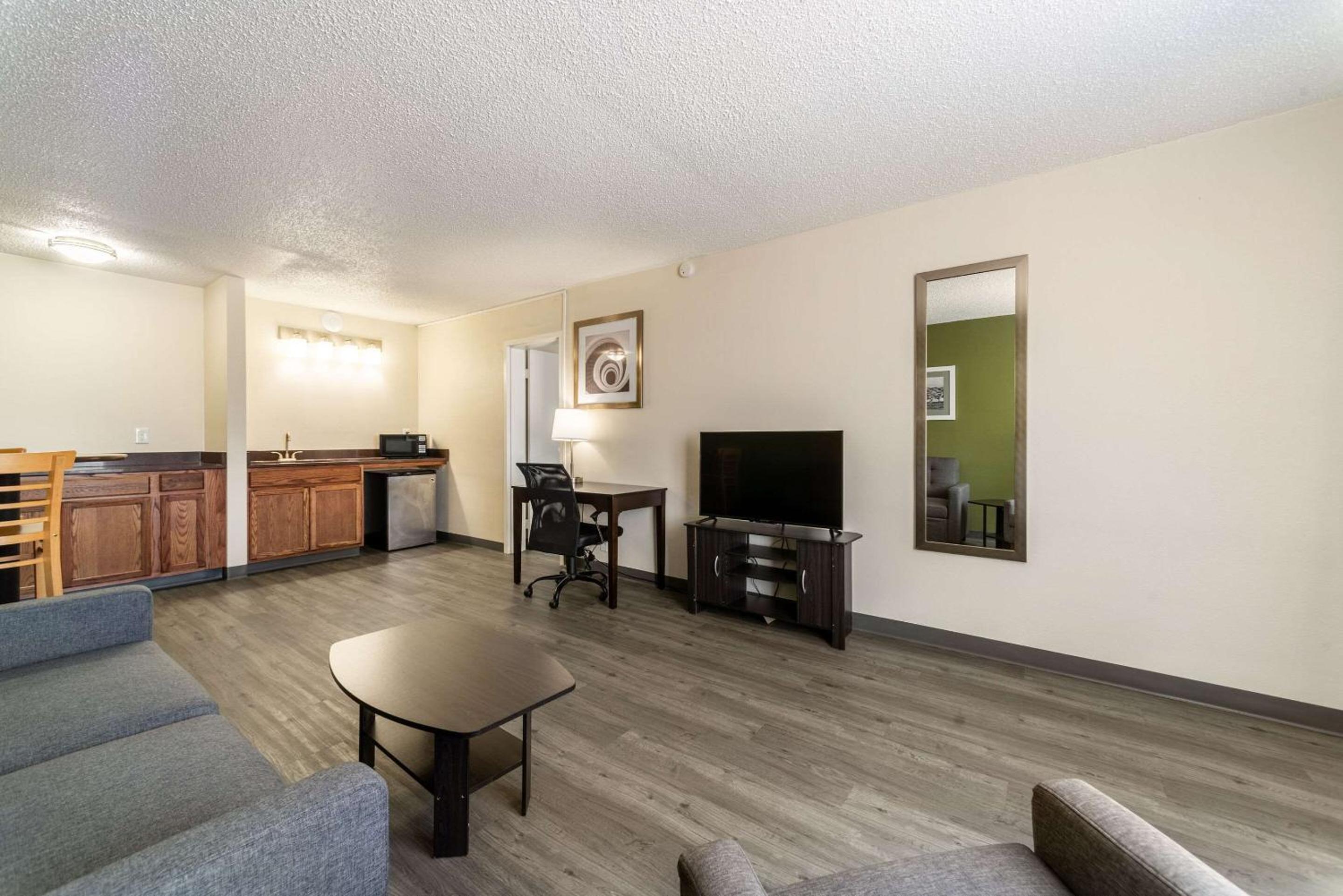 Superior Double Suite -Non-Smoking - Photo 1