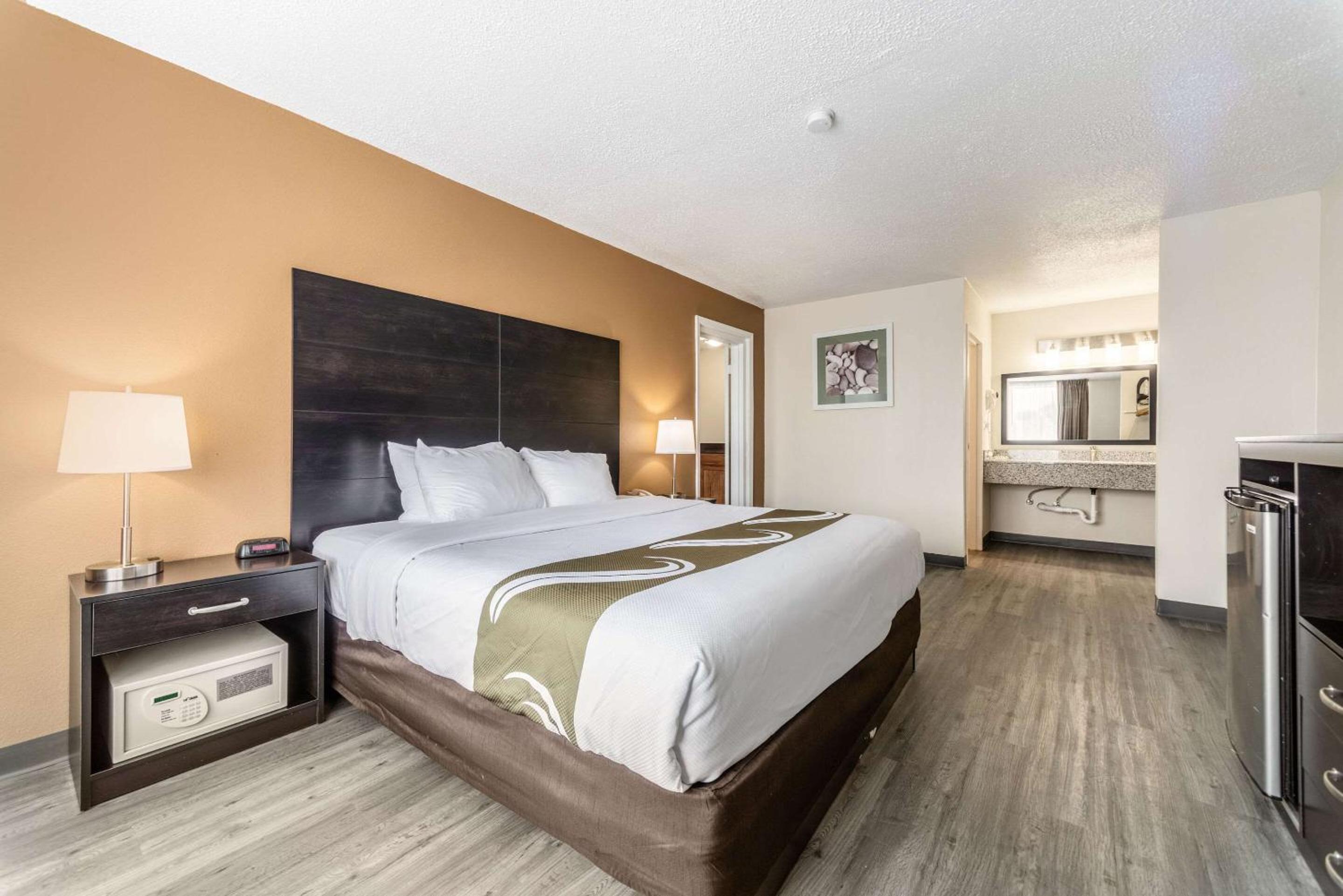King Suite - Photo 4
