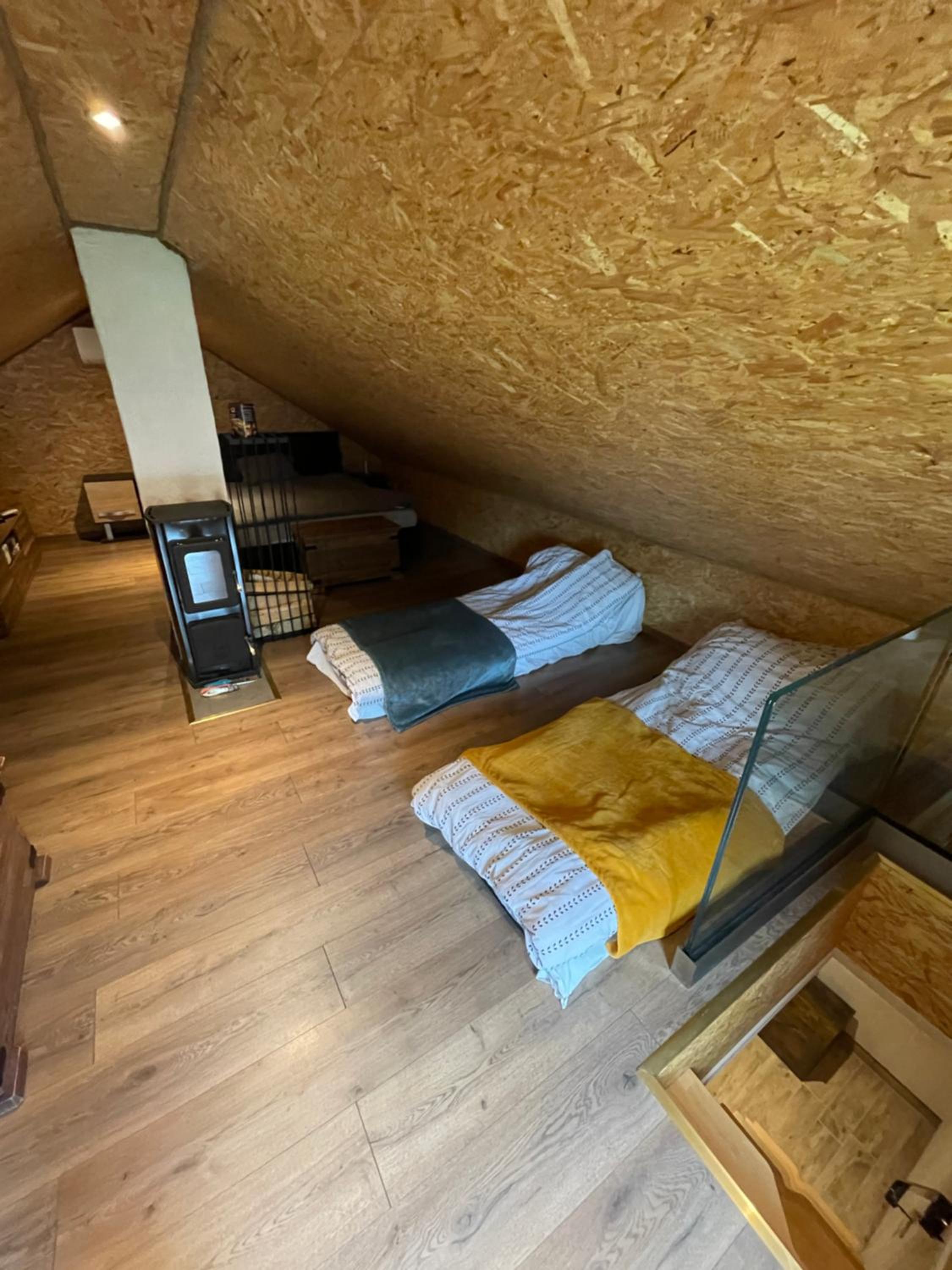 Three-Bedroom House photo 2