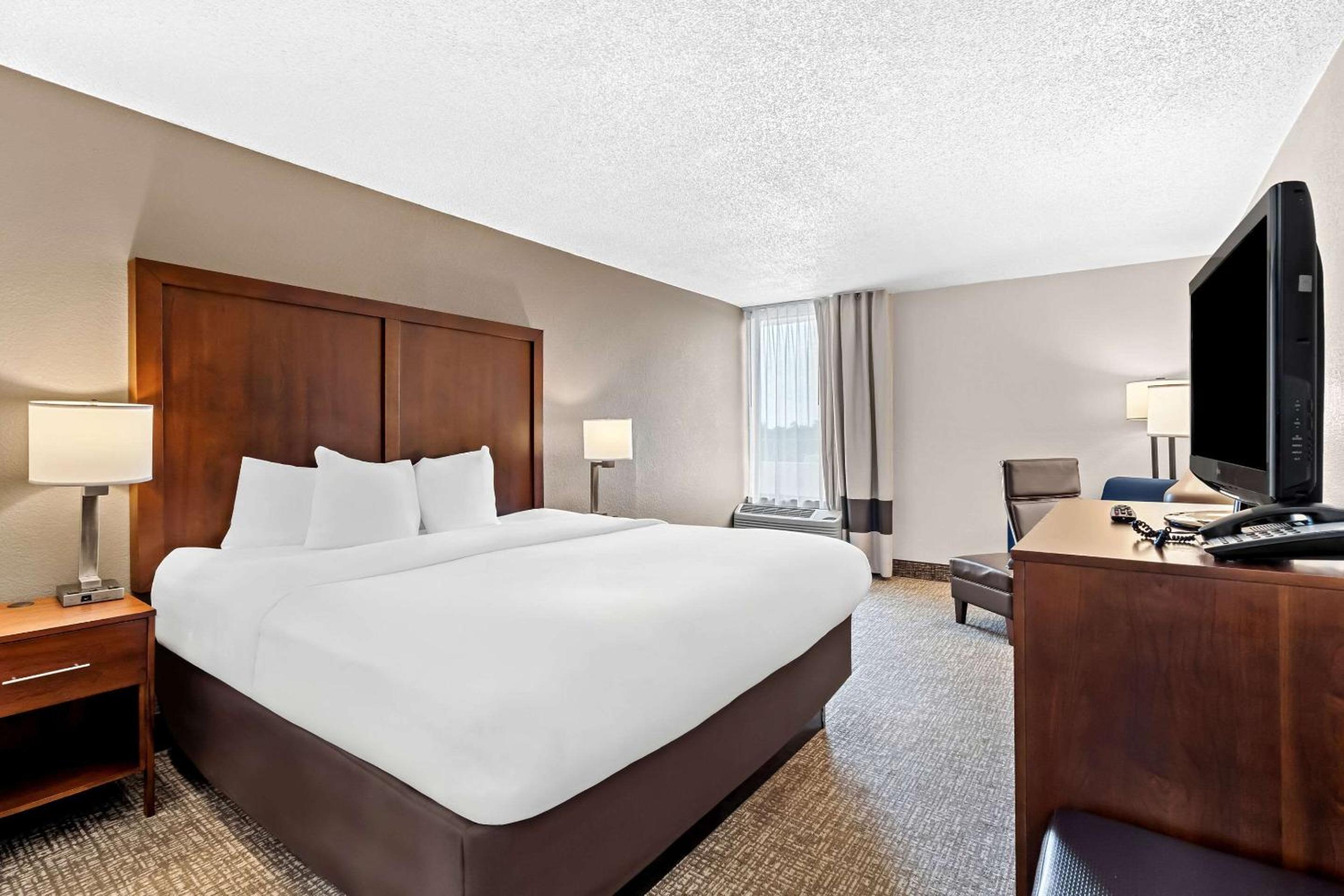 King Room - Non-Smoking photo 1