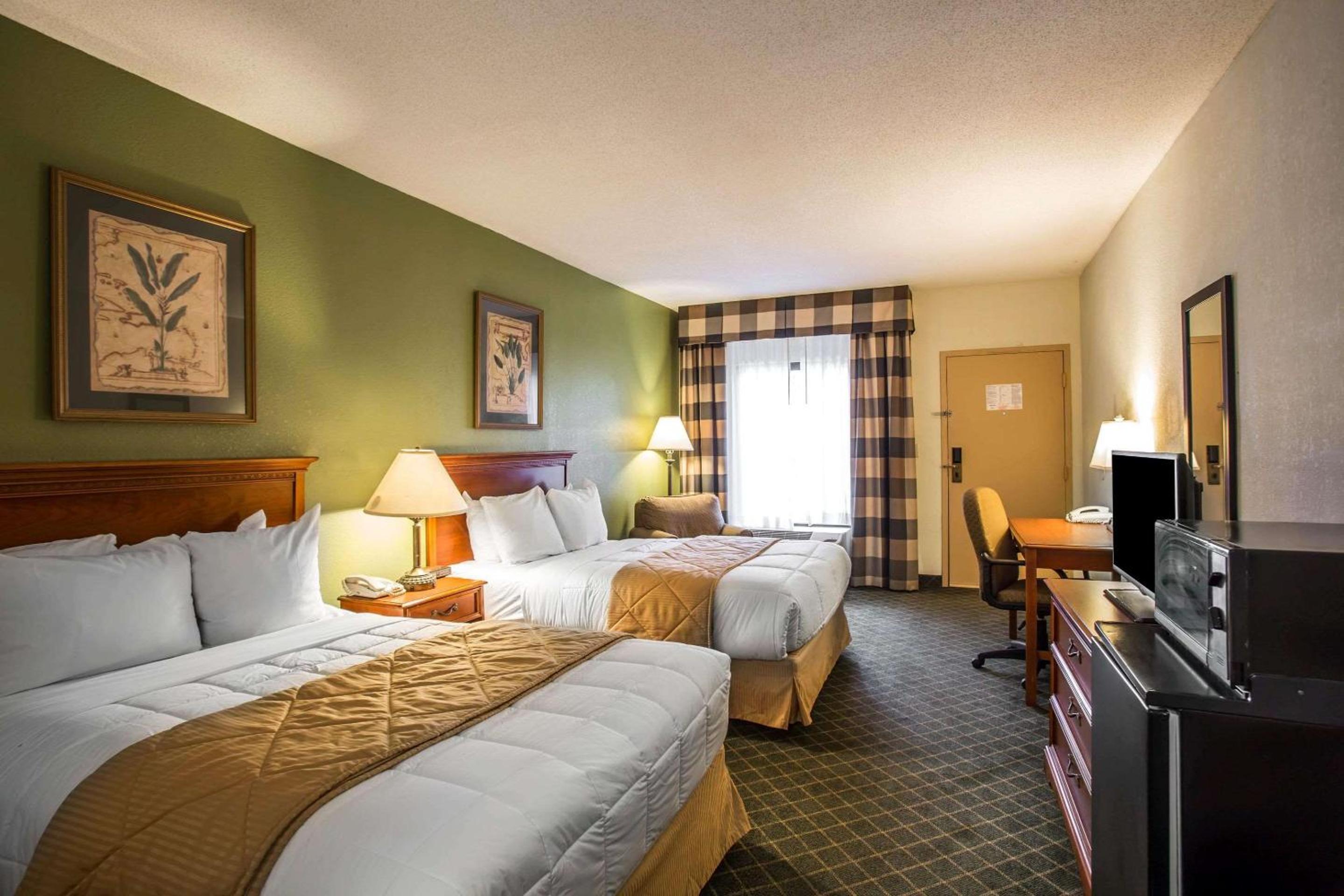 Double Room with Two Double Beds - Non-Smoking photo 3