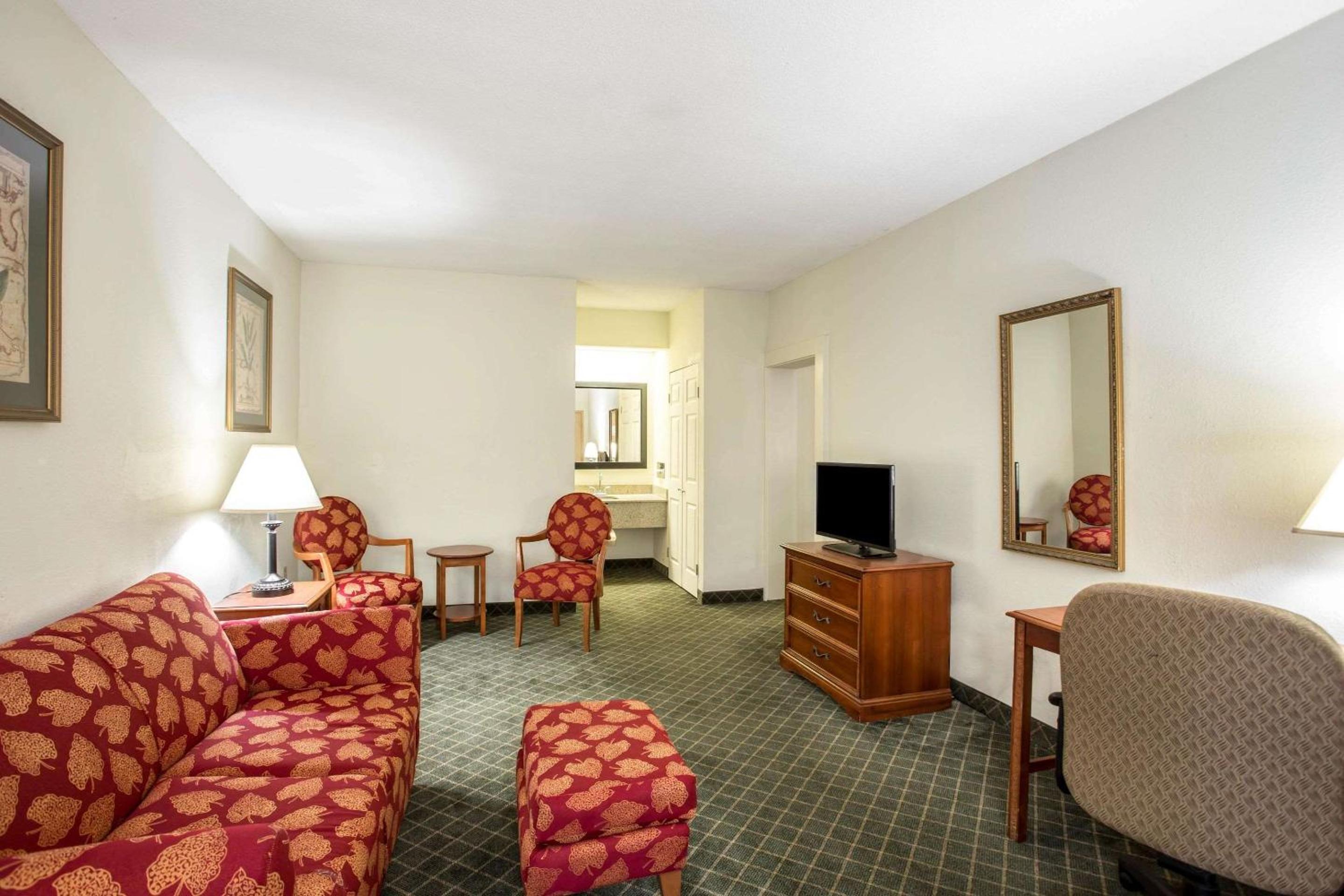 Suite with Two Double Beds - Non-Smoking