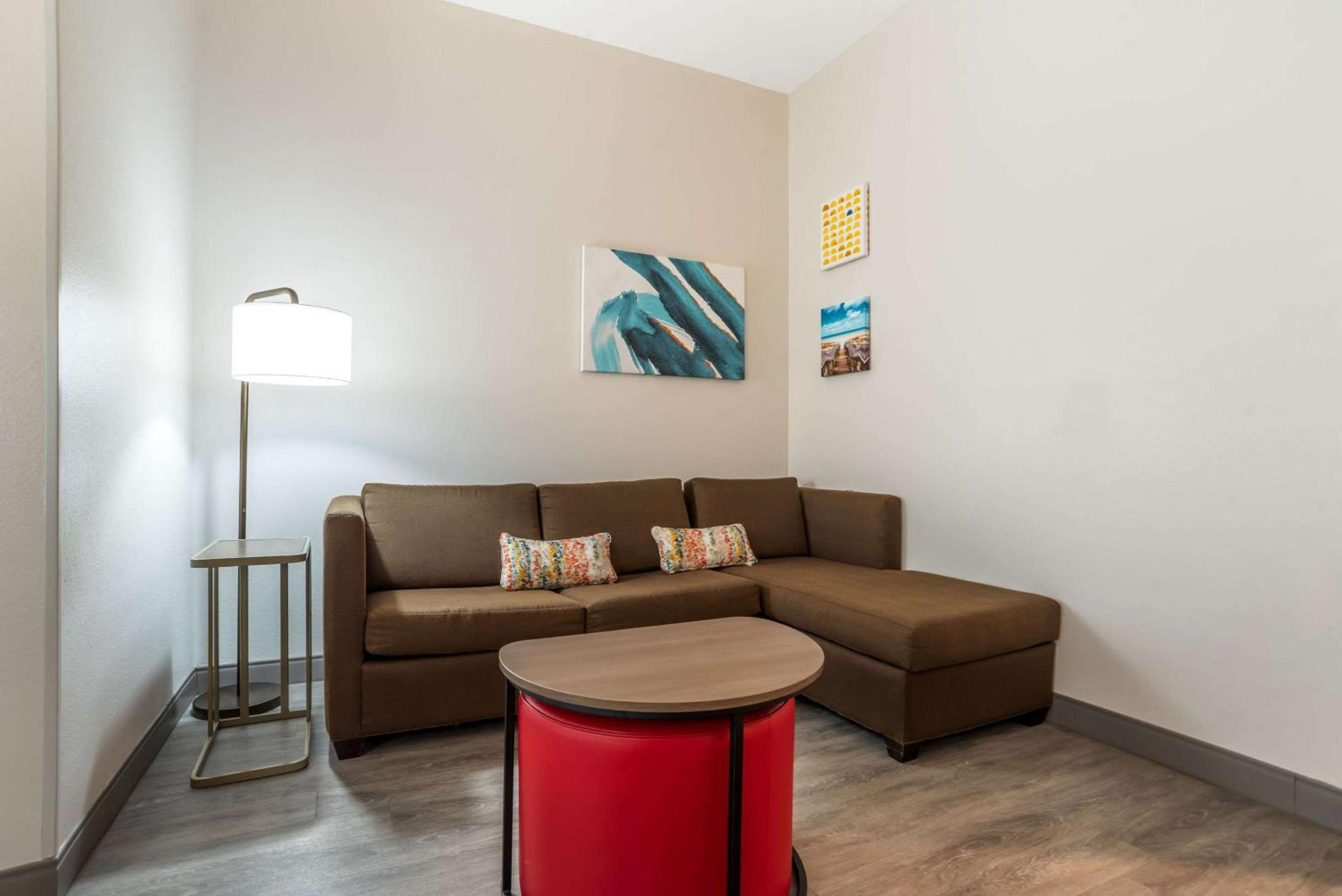 King Room - Accessible/Non-Smoking - Photo 1